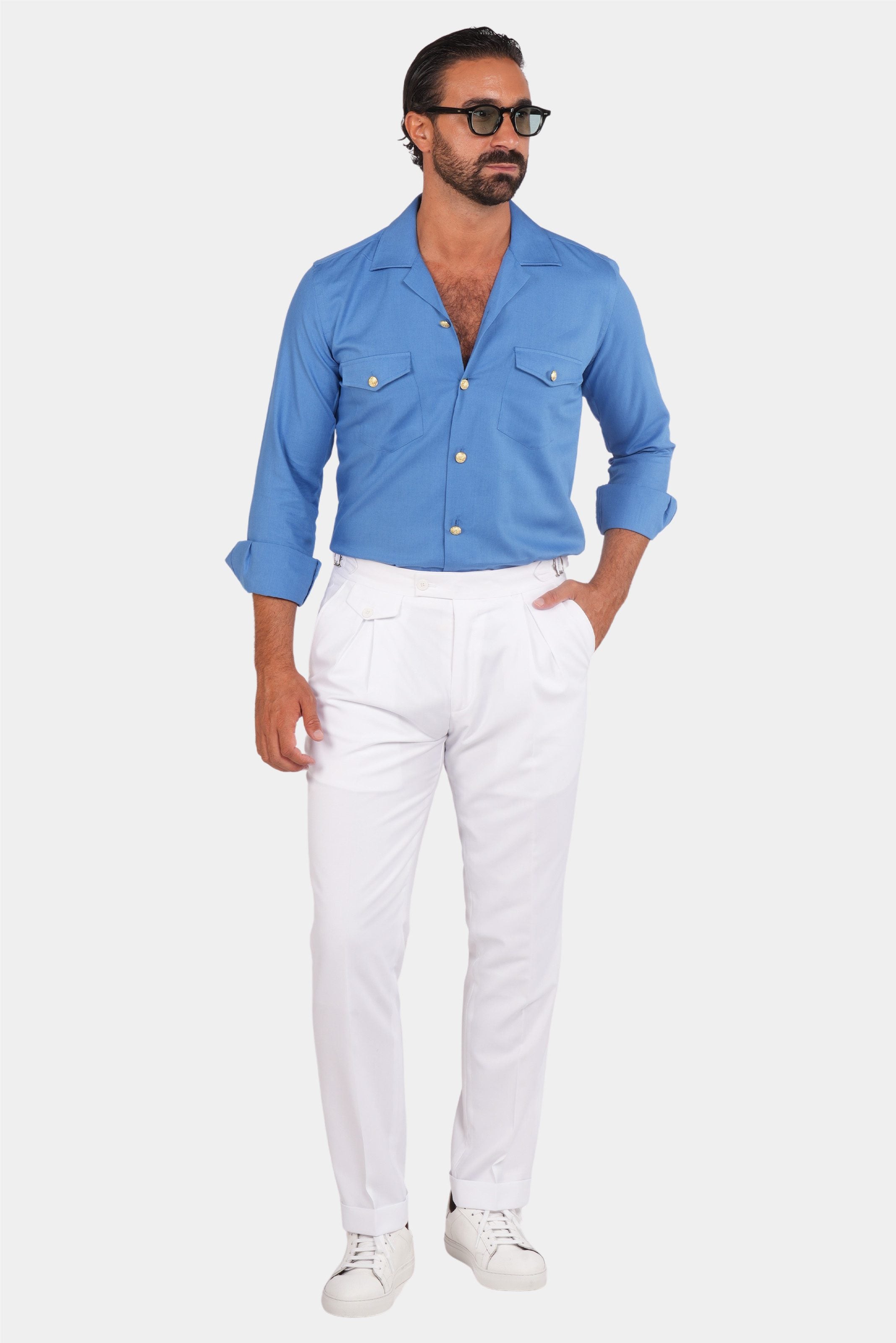 Blaues Safari-Hemd