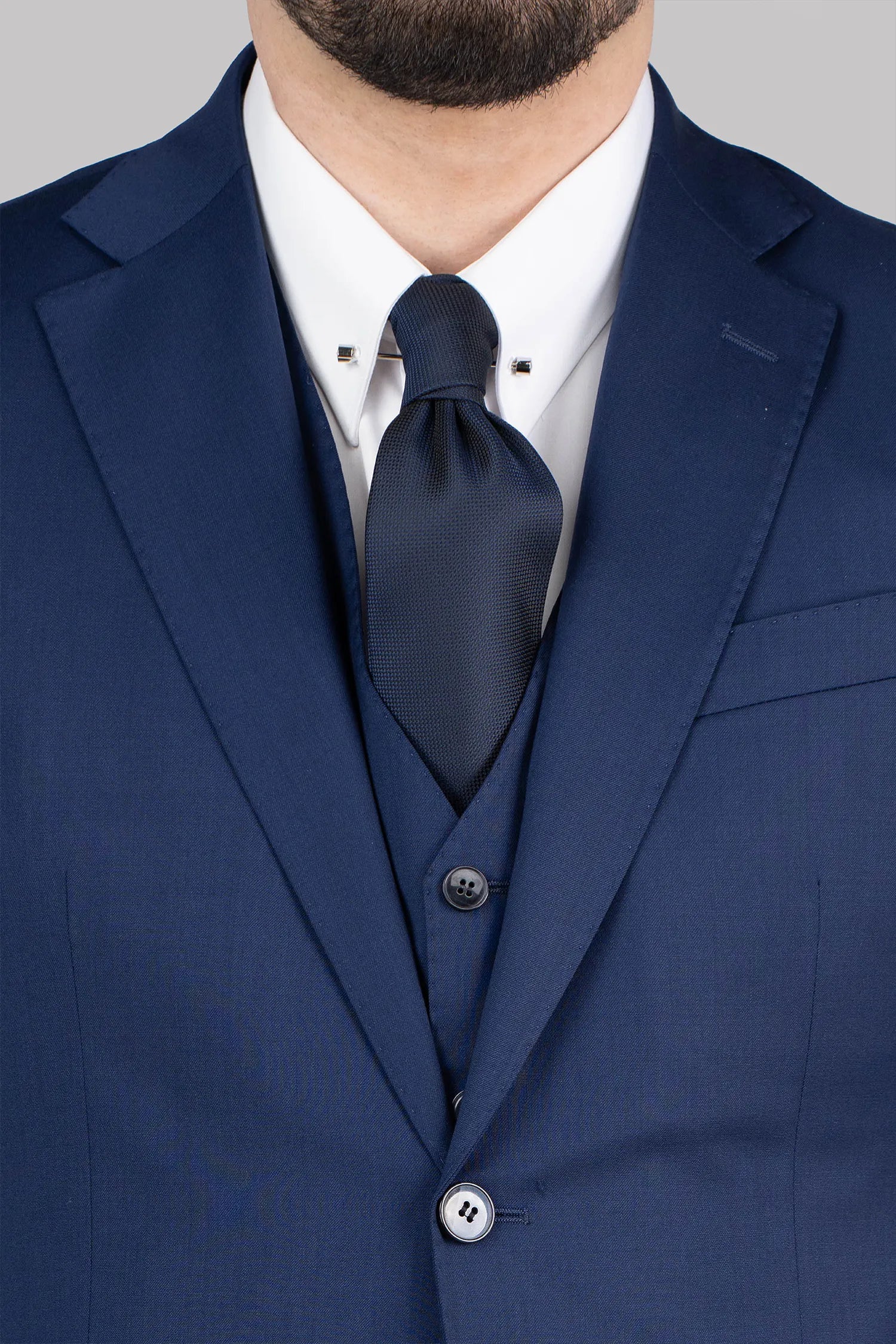 Marineblauer Dreiteiliger Woll-Anzug mit Tailored Fit