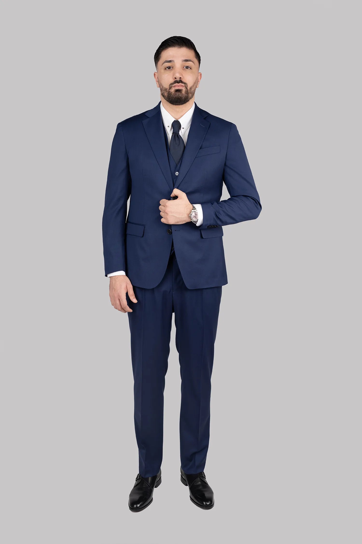 Marineblauer Dreiteiliger Woll-Anzug mit Tailored Fit
