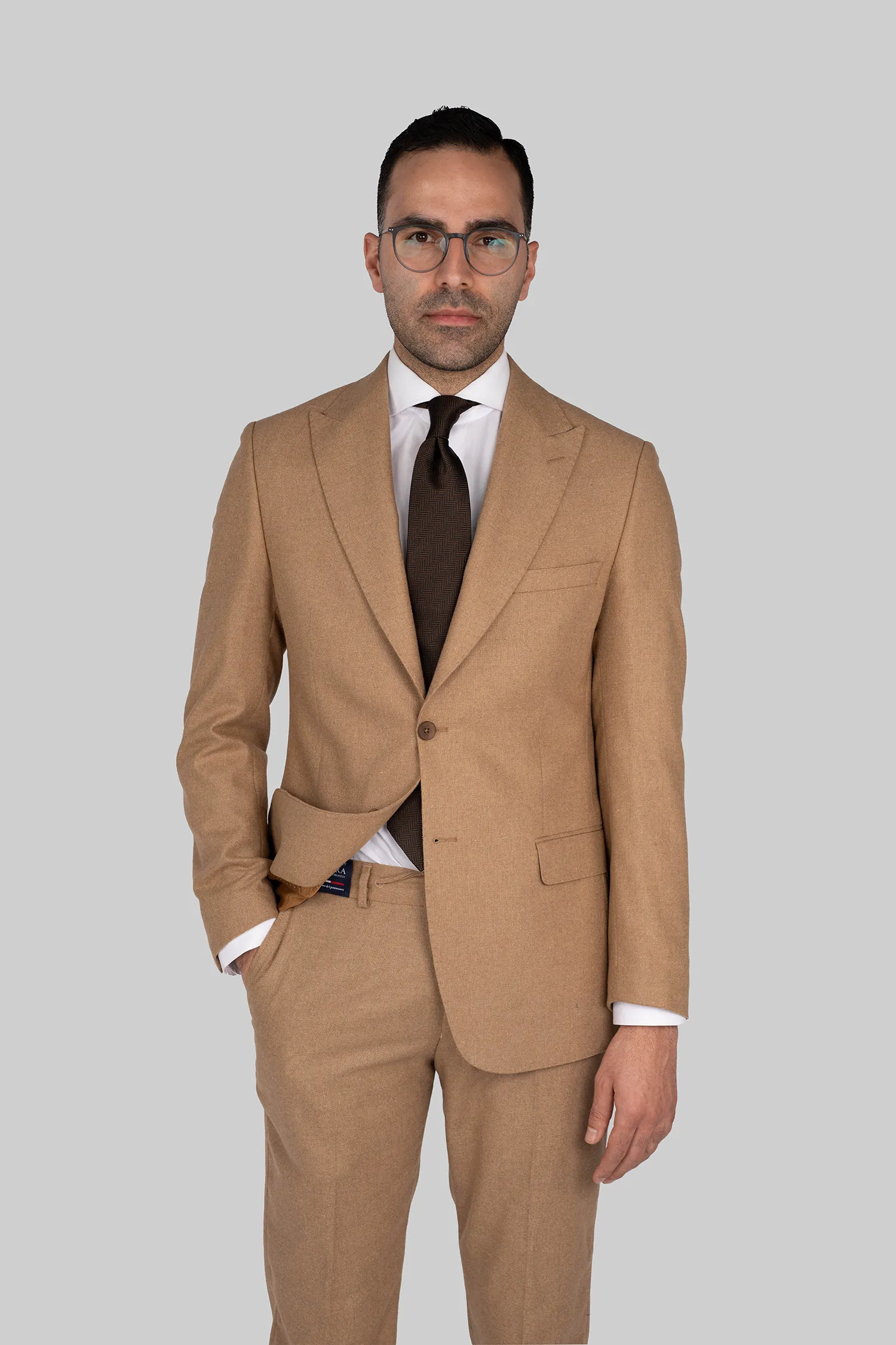 Camelfarbener Zweiteiliger Woll-Anzug mit Tailored Fit