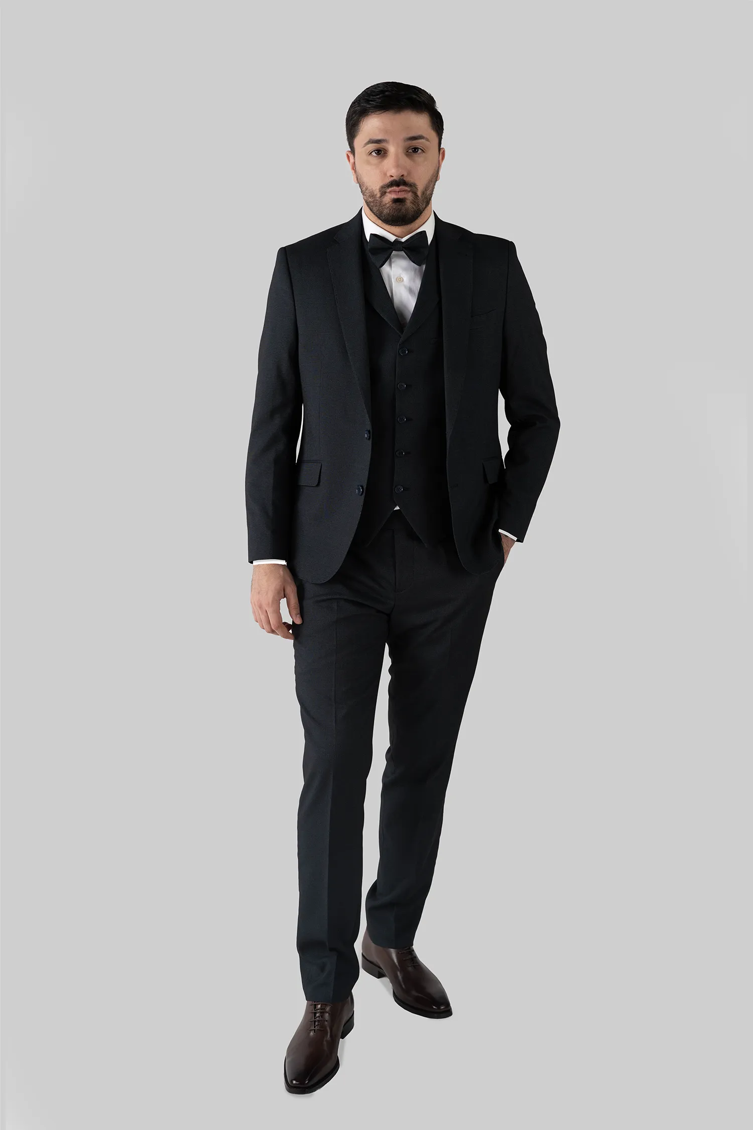 Dunkelblauer Dreiteiliger Microfaser-Anzug mit Tailored Fit