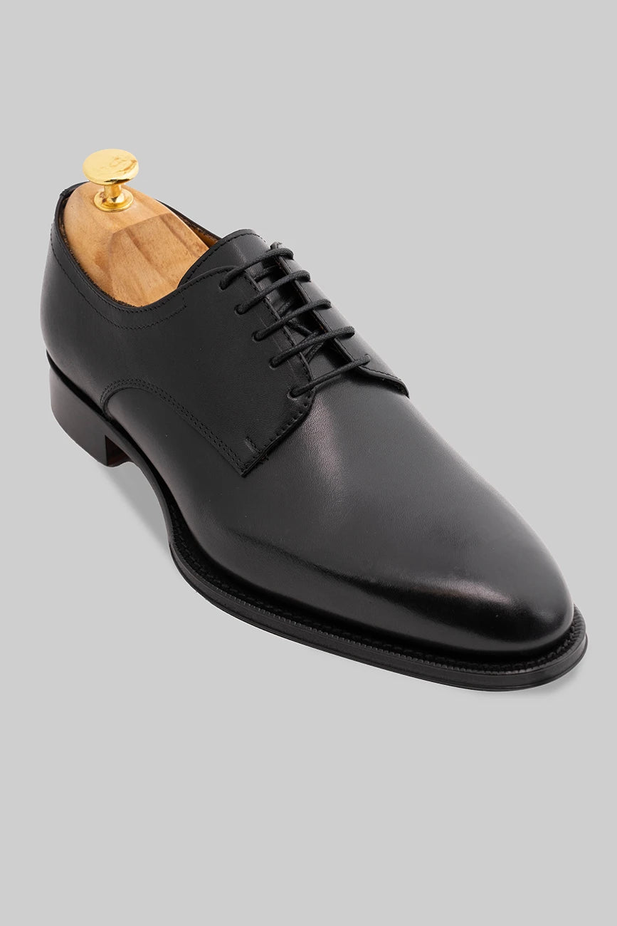 Schwarzer Derby-Schuh aus Kalbsleder
