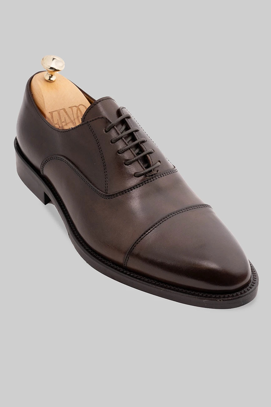 Brauner Oxford Cap-Toe-Schuh aus Kalbsleder
