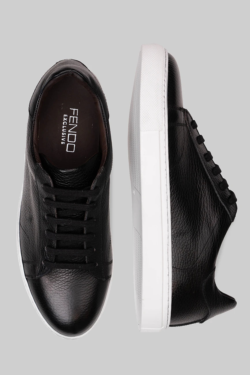 Schwarzer Sneaker aus Hirschleder