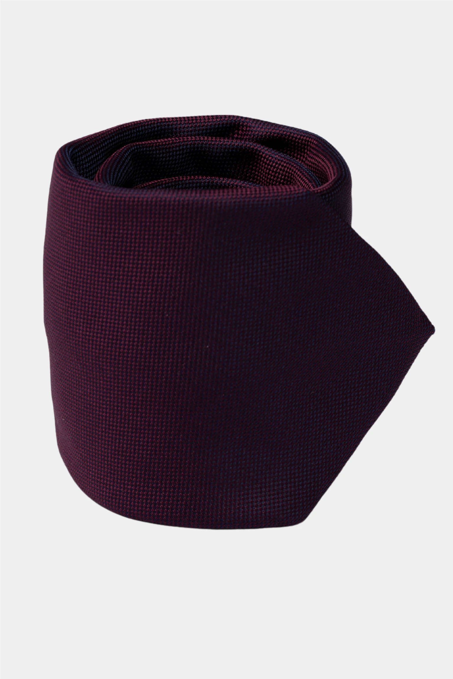 Bordeaux-colored microfiber tie with micro-structured weave