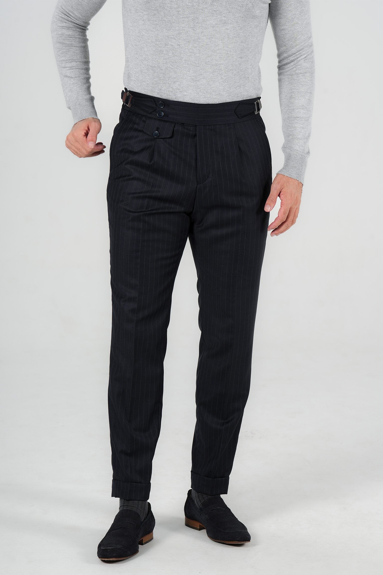 Dunkelblaue Nadelstreifenhose aus italienischer Wolle Tailored Fit