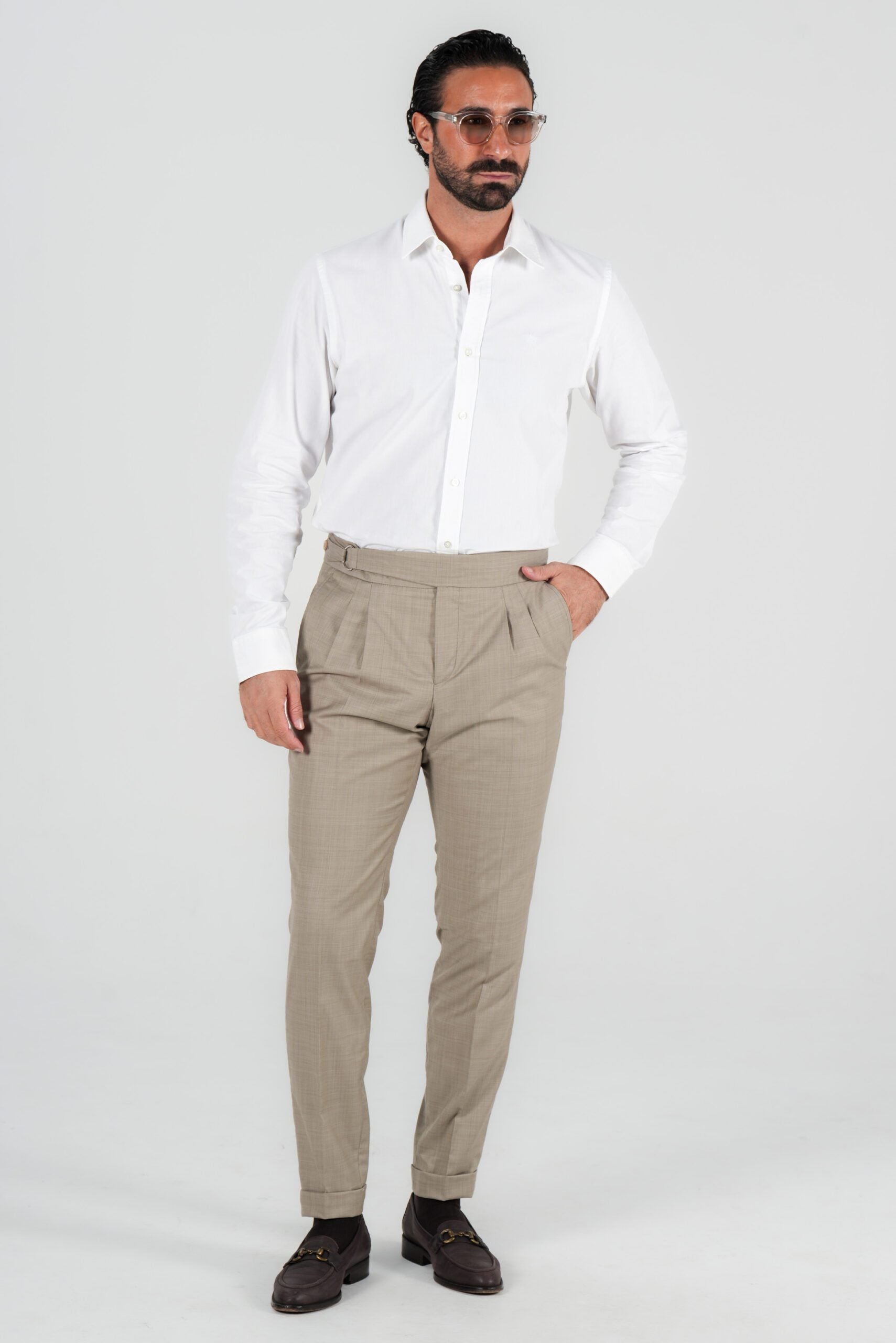 Beige trousers made of Italian wool, tailored fit