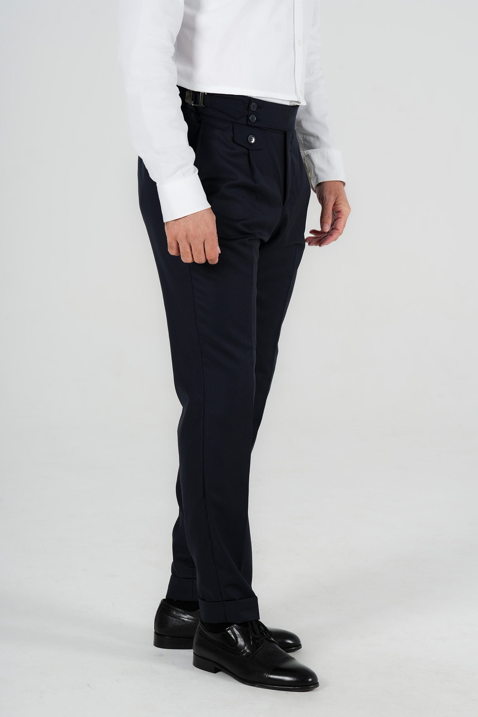 Dunkelblaue Hose aus italienischer Wolle Tailored Fit
