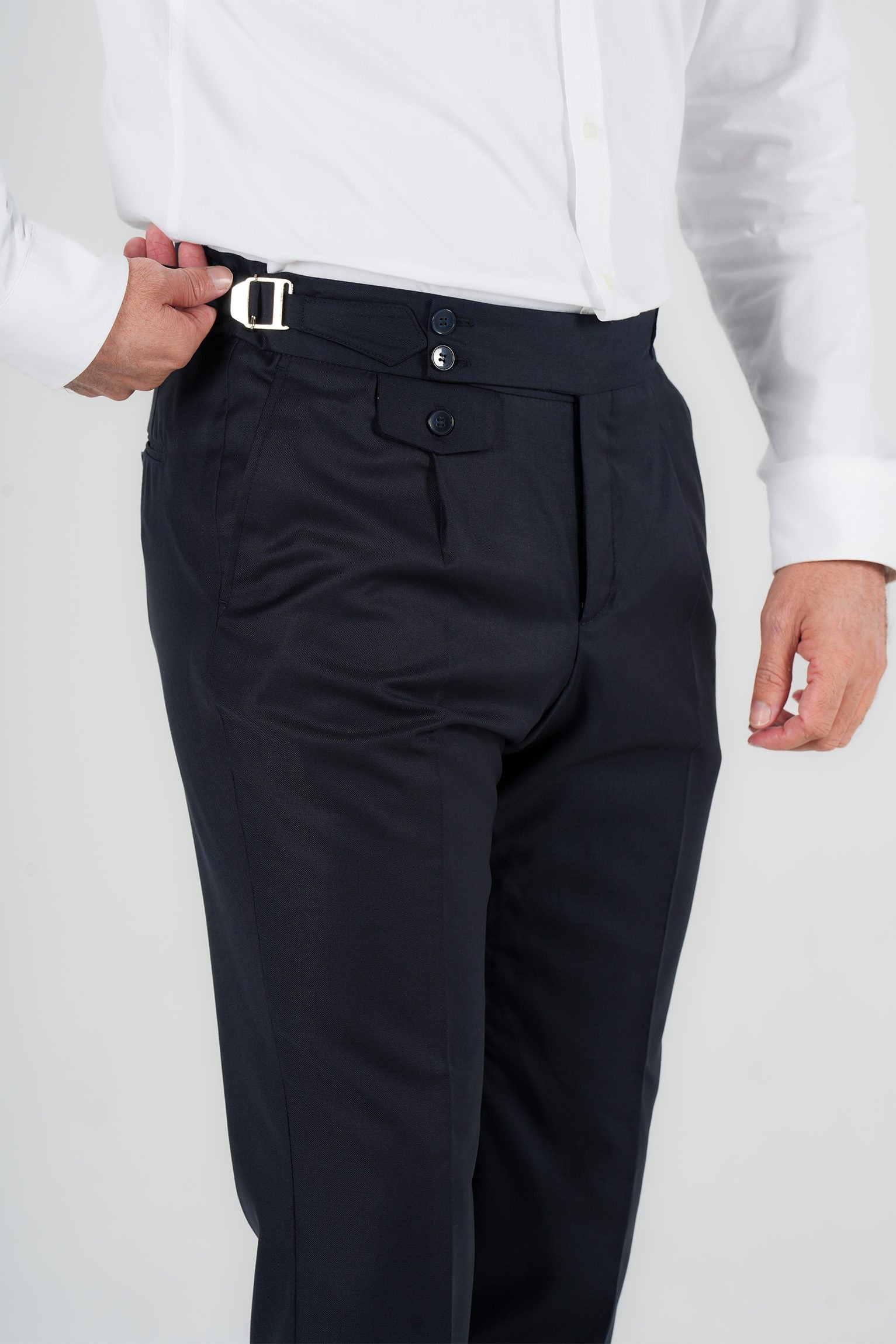Dunkelblaue Hose aus italienischer Wolle Tailored Fit