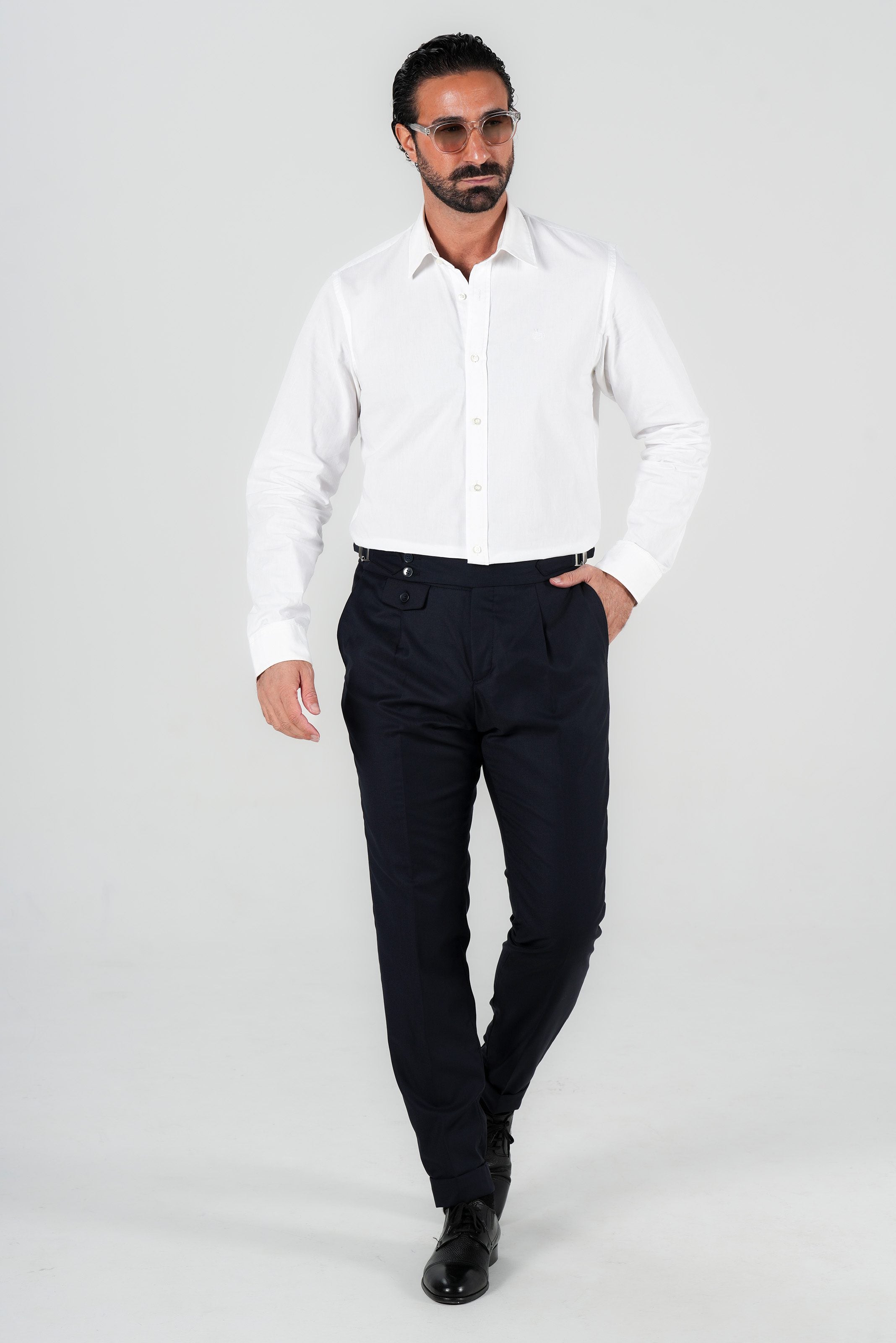 Dunkelblaue Hose aus italienischer Wolle Tailored Fit
