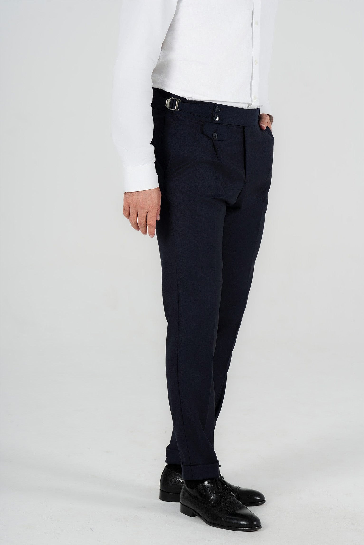 Marineblaue Hose aus italienischer Wolle Tailored Fit