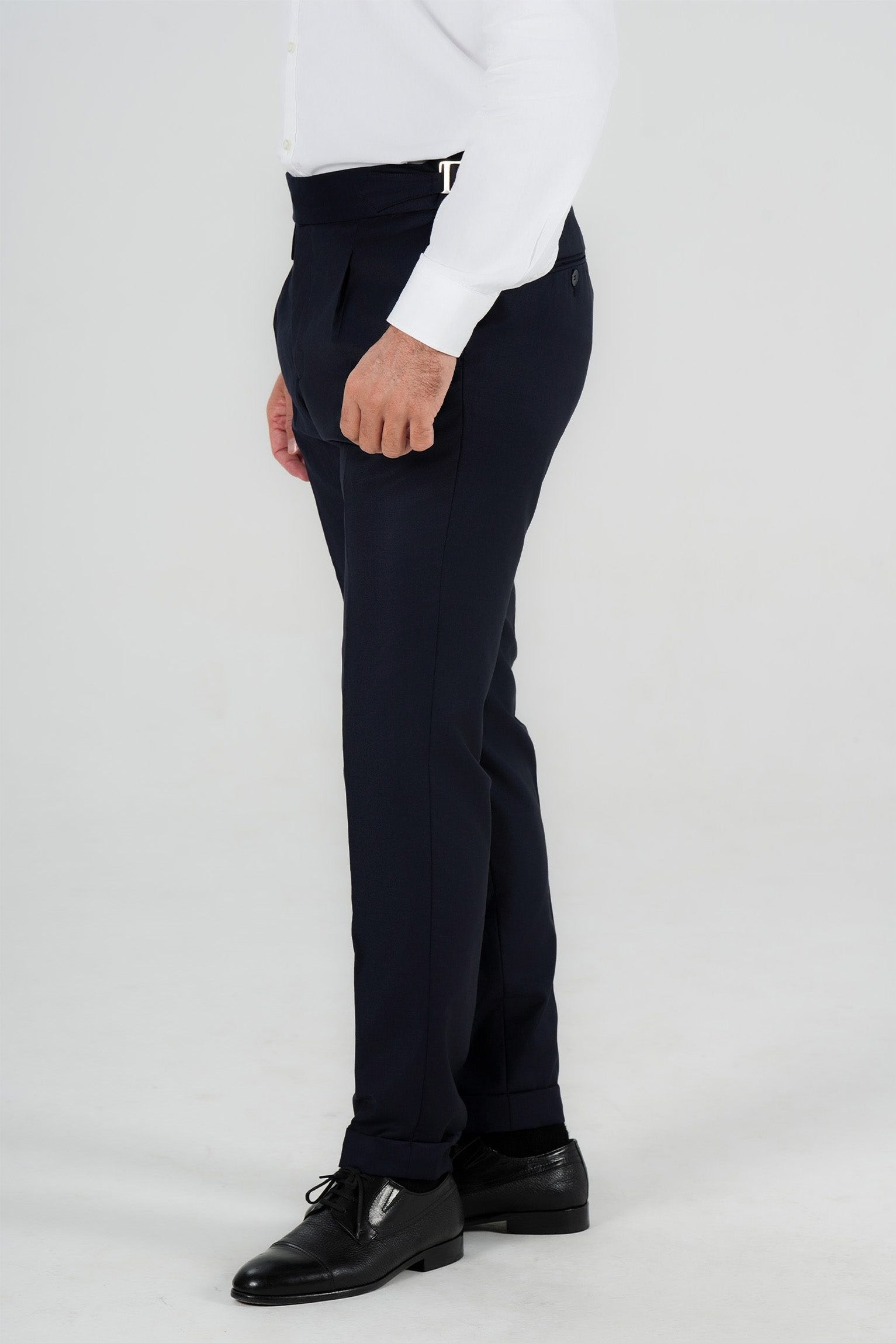 Marineblaue Hose aus italienischer Wolle Tailored Fit