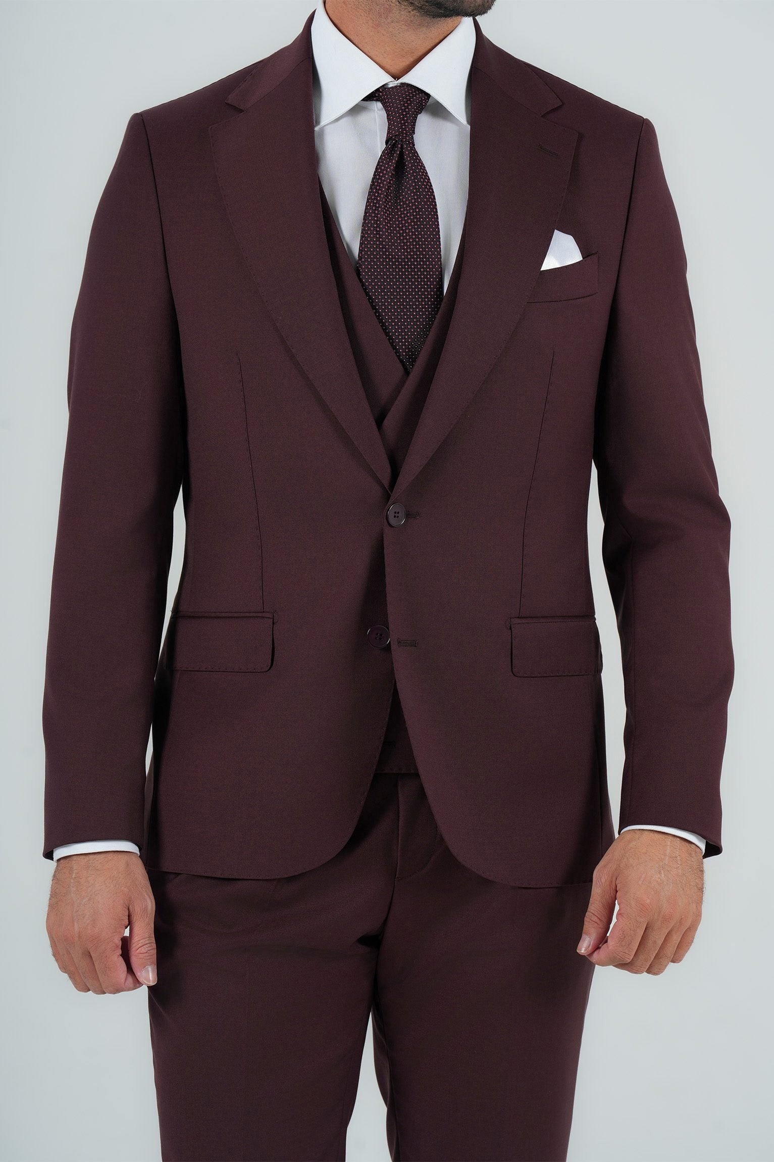 Bordeaux three-piece suit made of Italian wool, slim fit