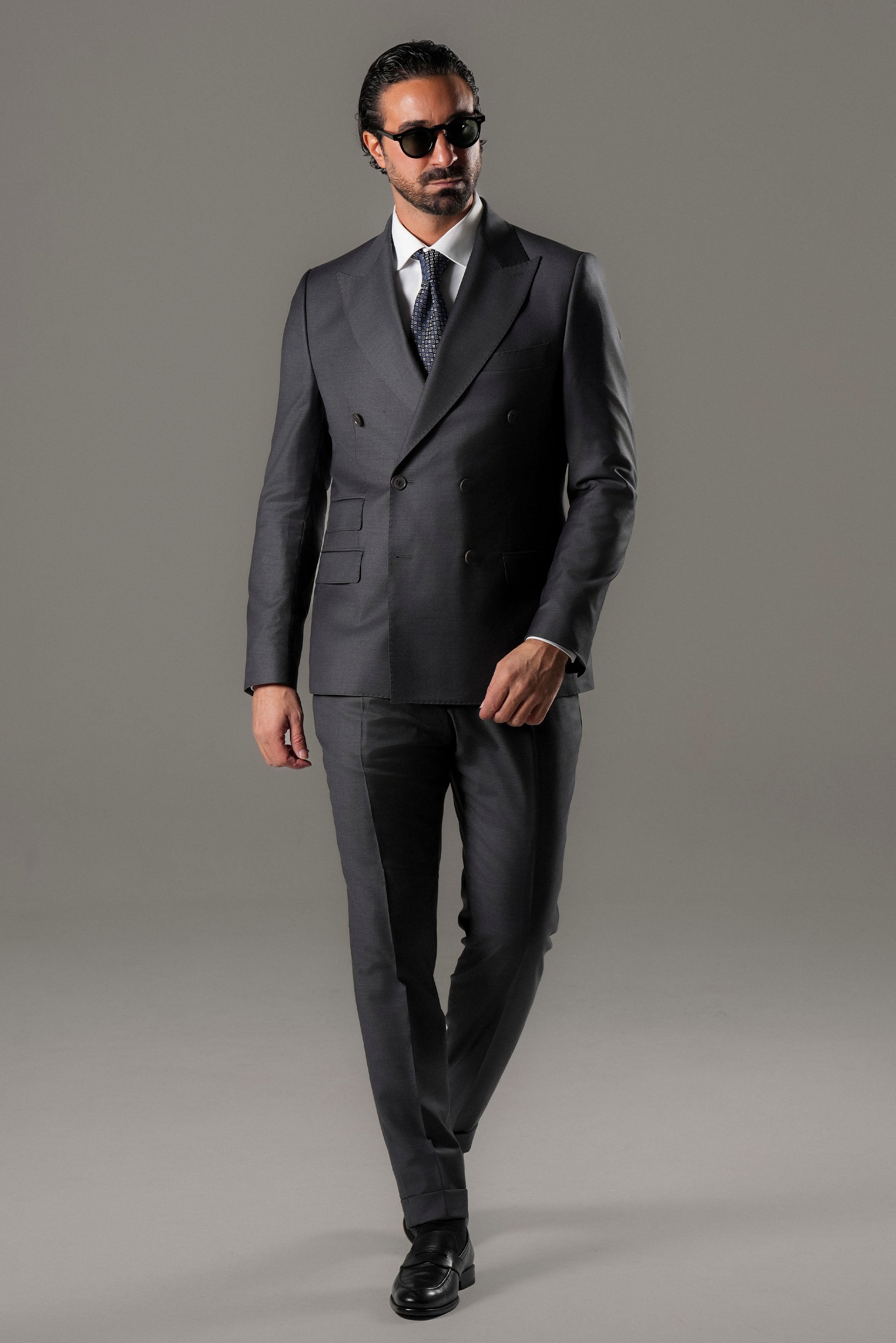 Grauer Slim-Fit Zweireiher aus Marina Wolle