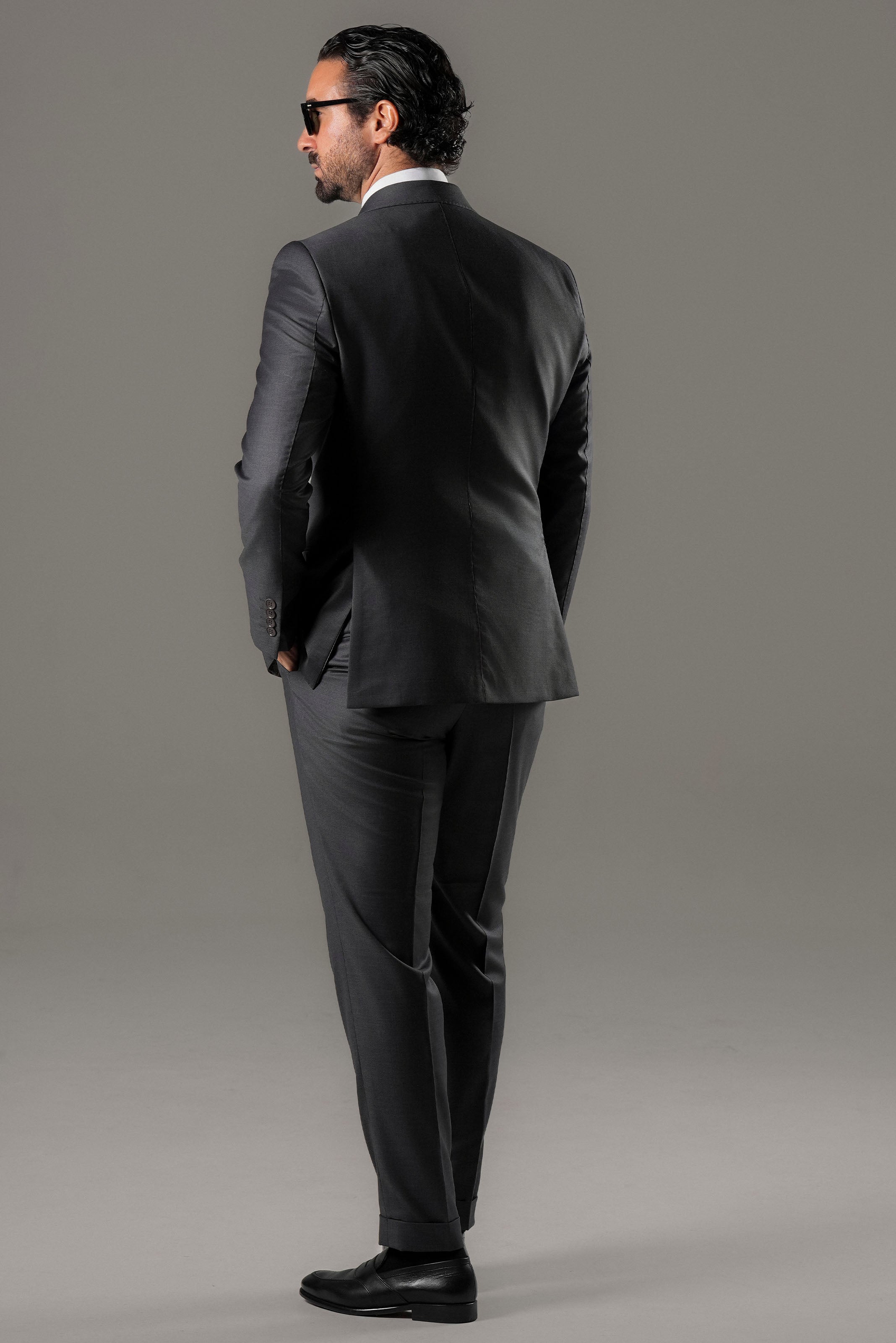 Grauer Slim-Fit Zweireiher aus Marina Wolle