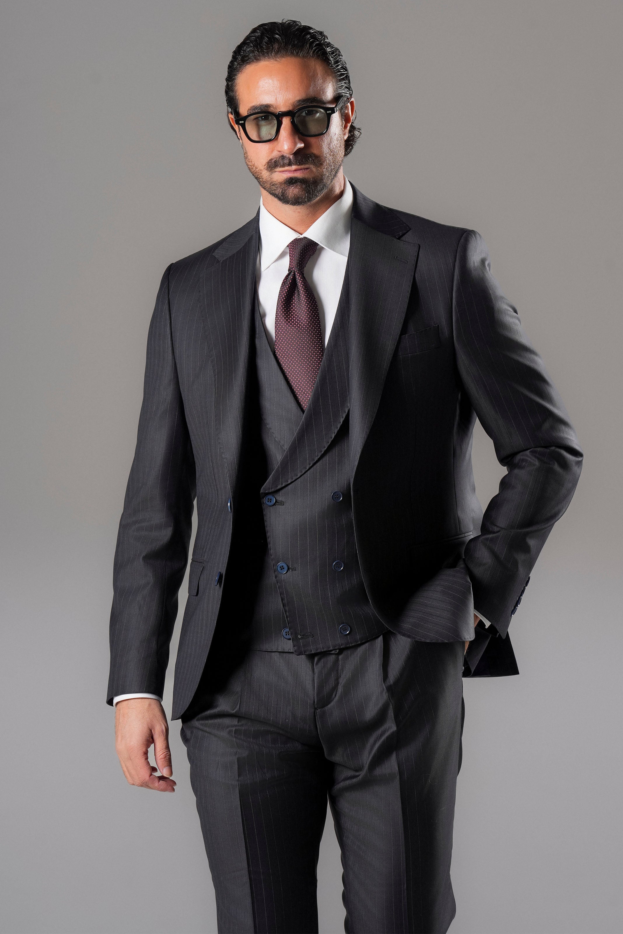 Dunkelblauer gestreifter Slim-Fit Einreiher aus Marina Wolle