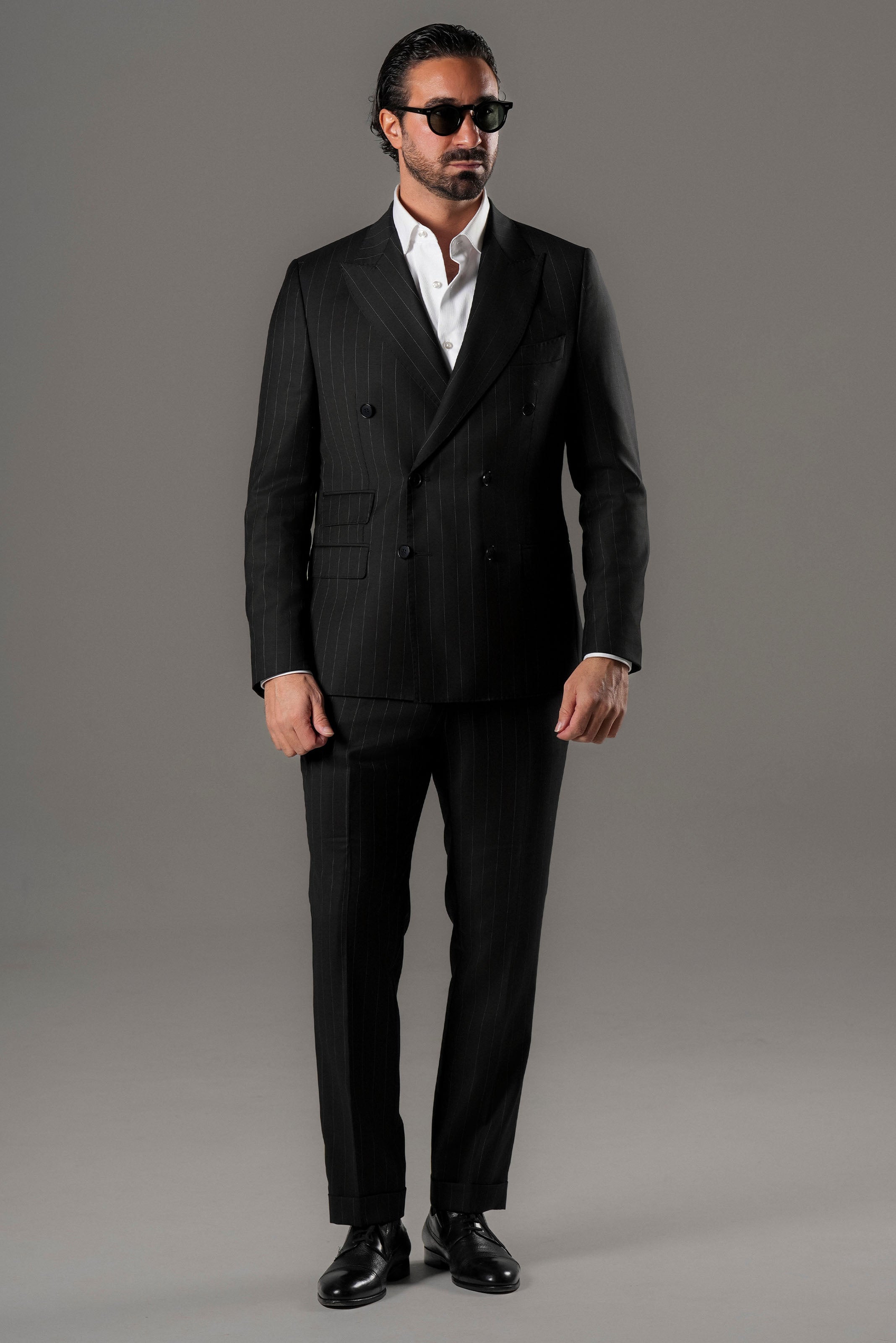 Schwarzer Nadelstreifen Slim-Fit Zweireiher aus Marina Wolle