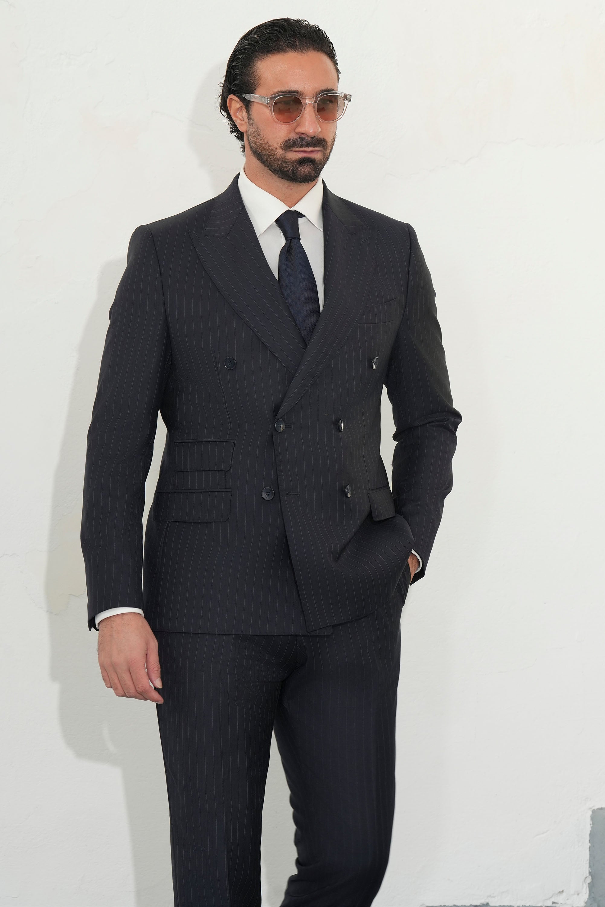 Marineblauer Nadelstreifen-Slim-Fit-Zweireiher aus Wolle
