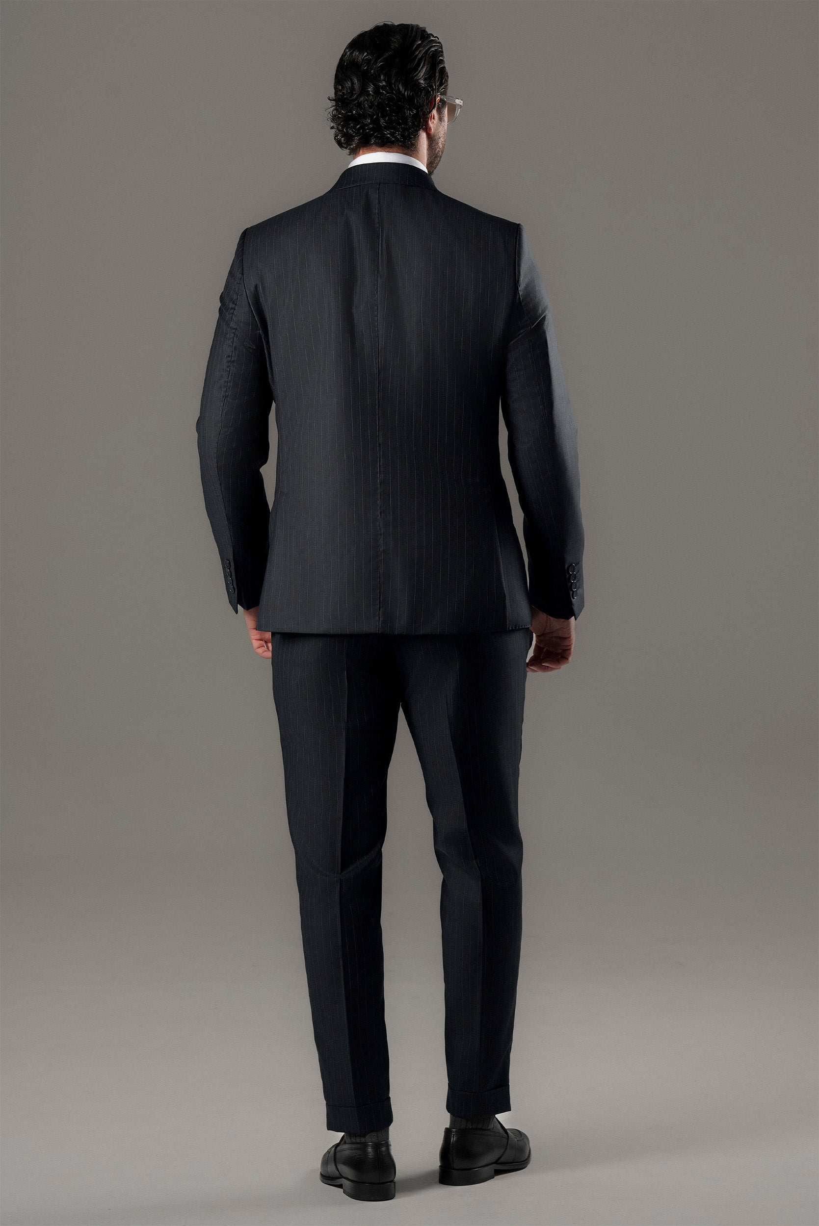 Dunkelblauer Nadelstreifen-Slim-Fit-Zweireiher aus wolle