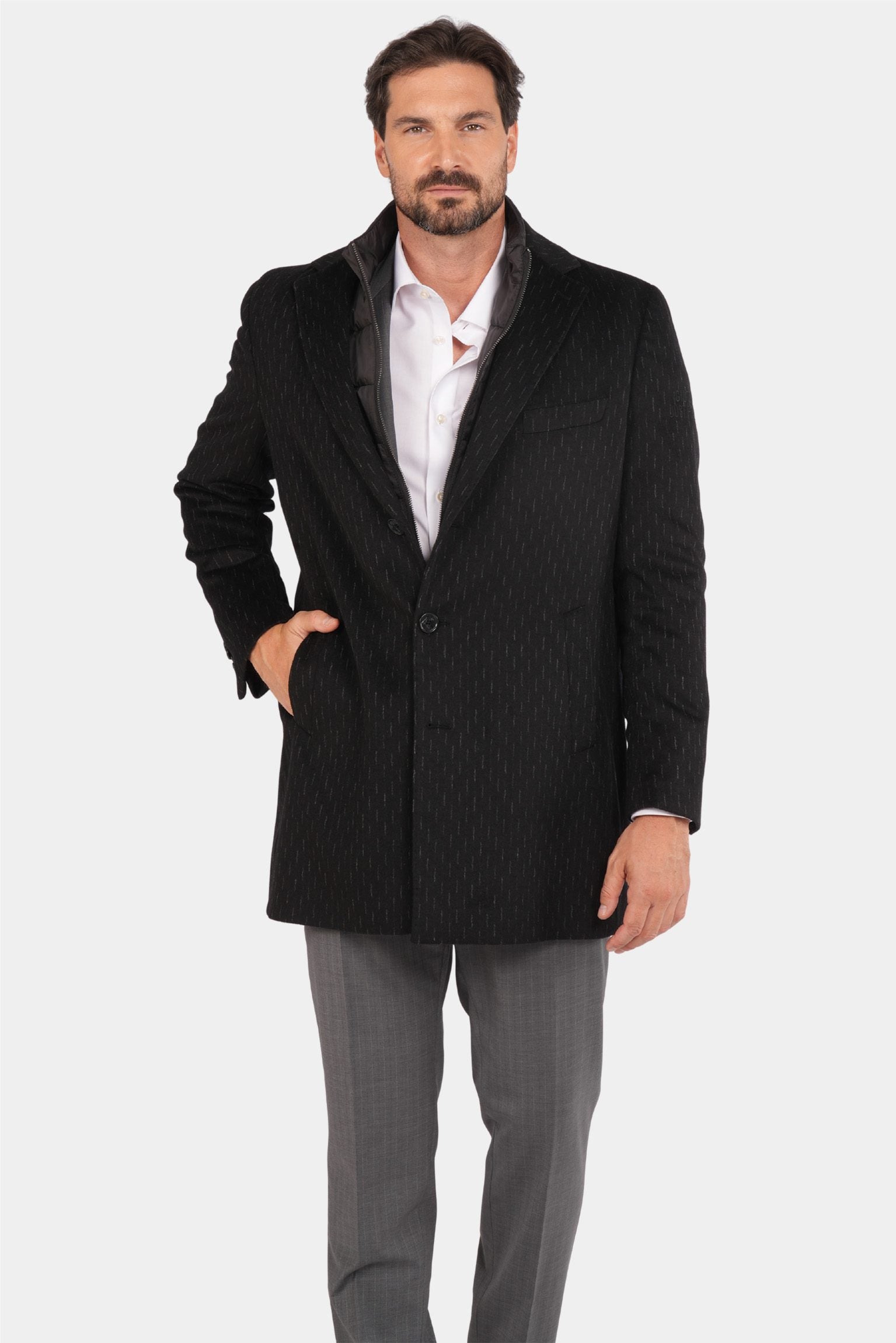 Schwarzer italienischer Wollmantel
