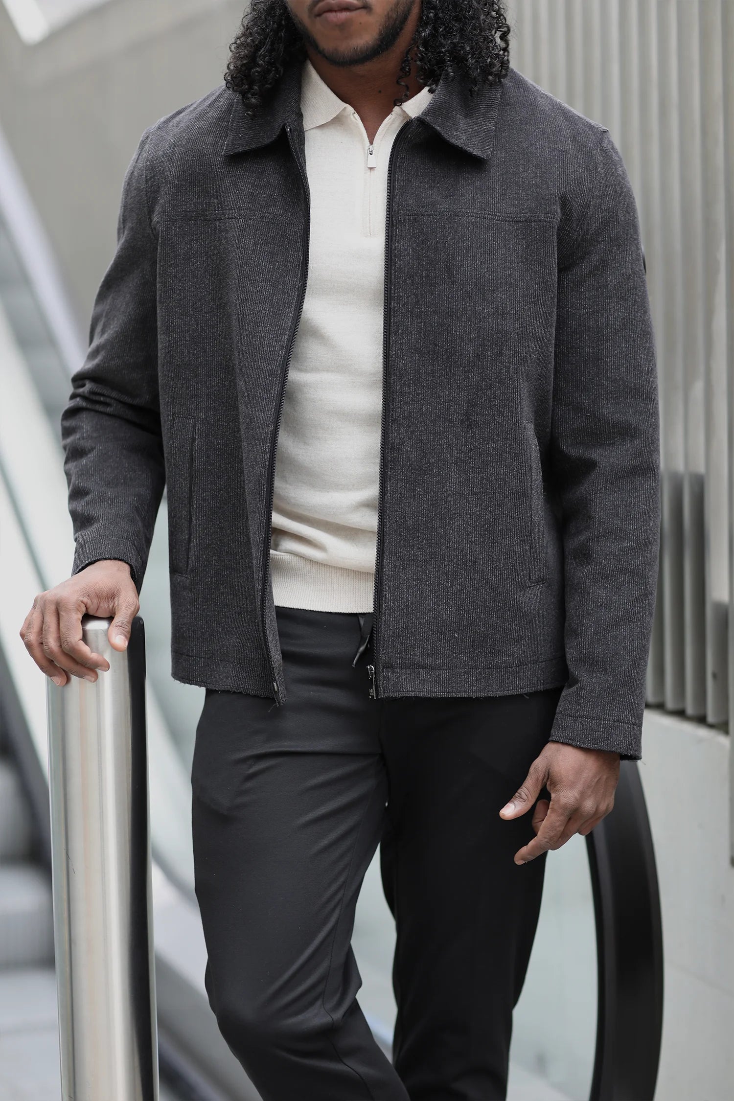 Jacke mit Reißverschluss in dunklem Graphit