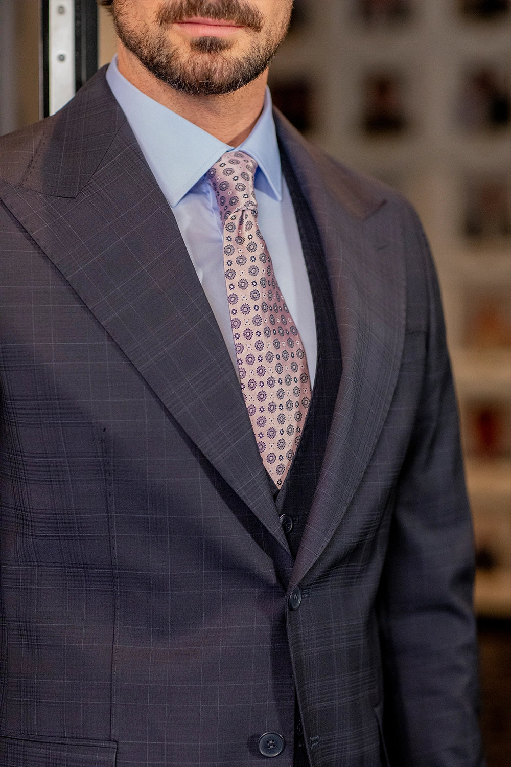 Dunkelblau karierter einreihiger Modern-Fit-Anzug