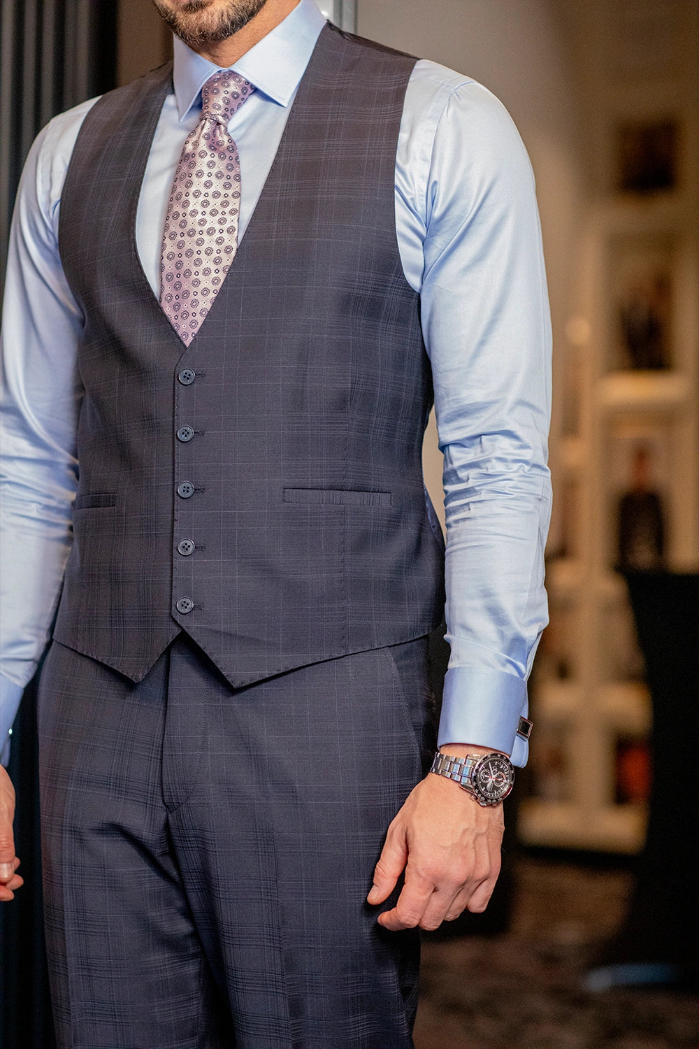 Dunkelblau karierter einreihiger Modern-Fit-Anzug