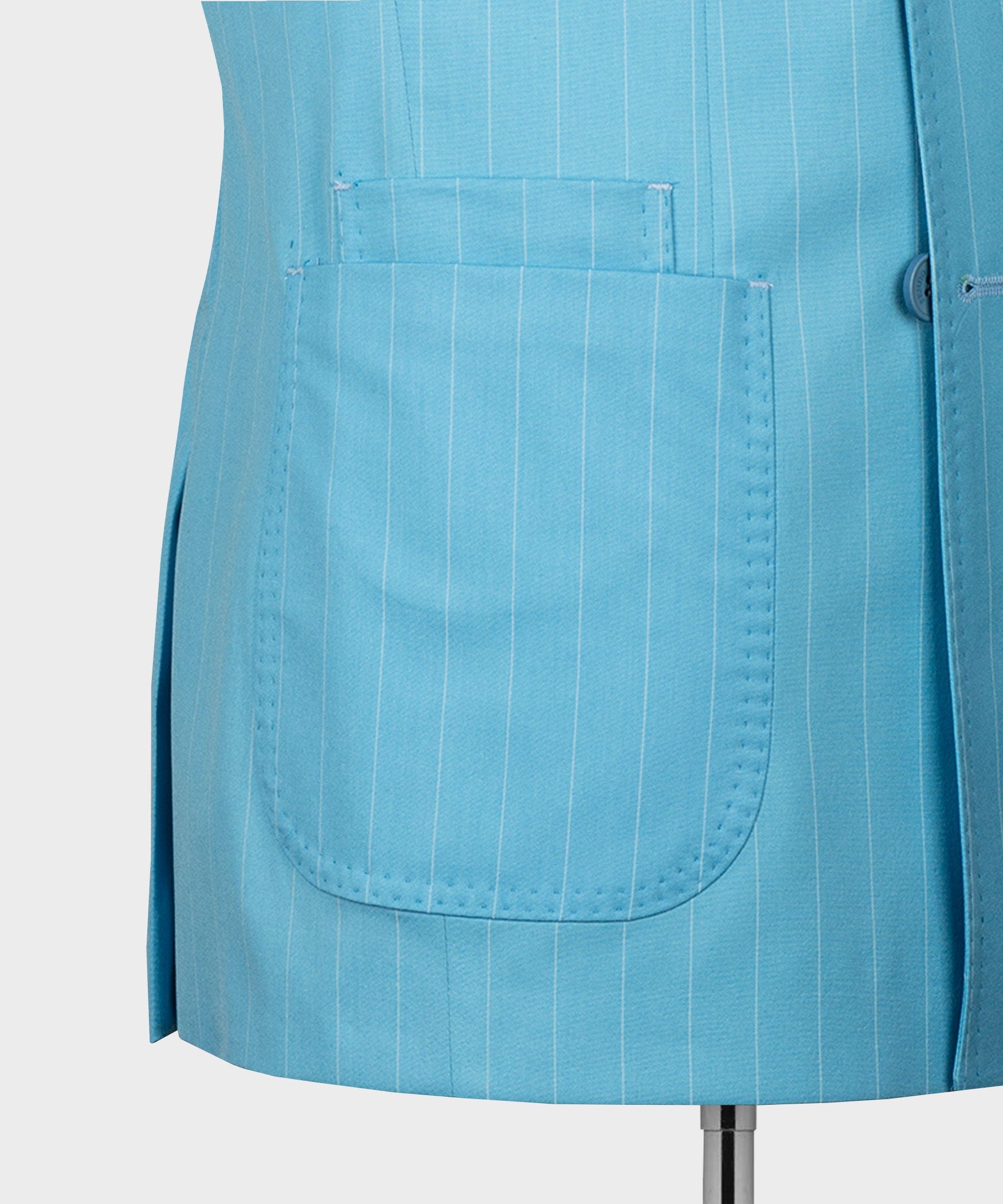 Hellblaue gestreift Modern Fit Zweireiher Anzug