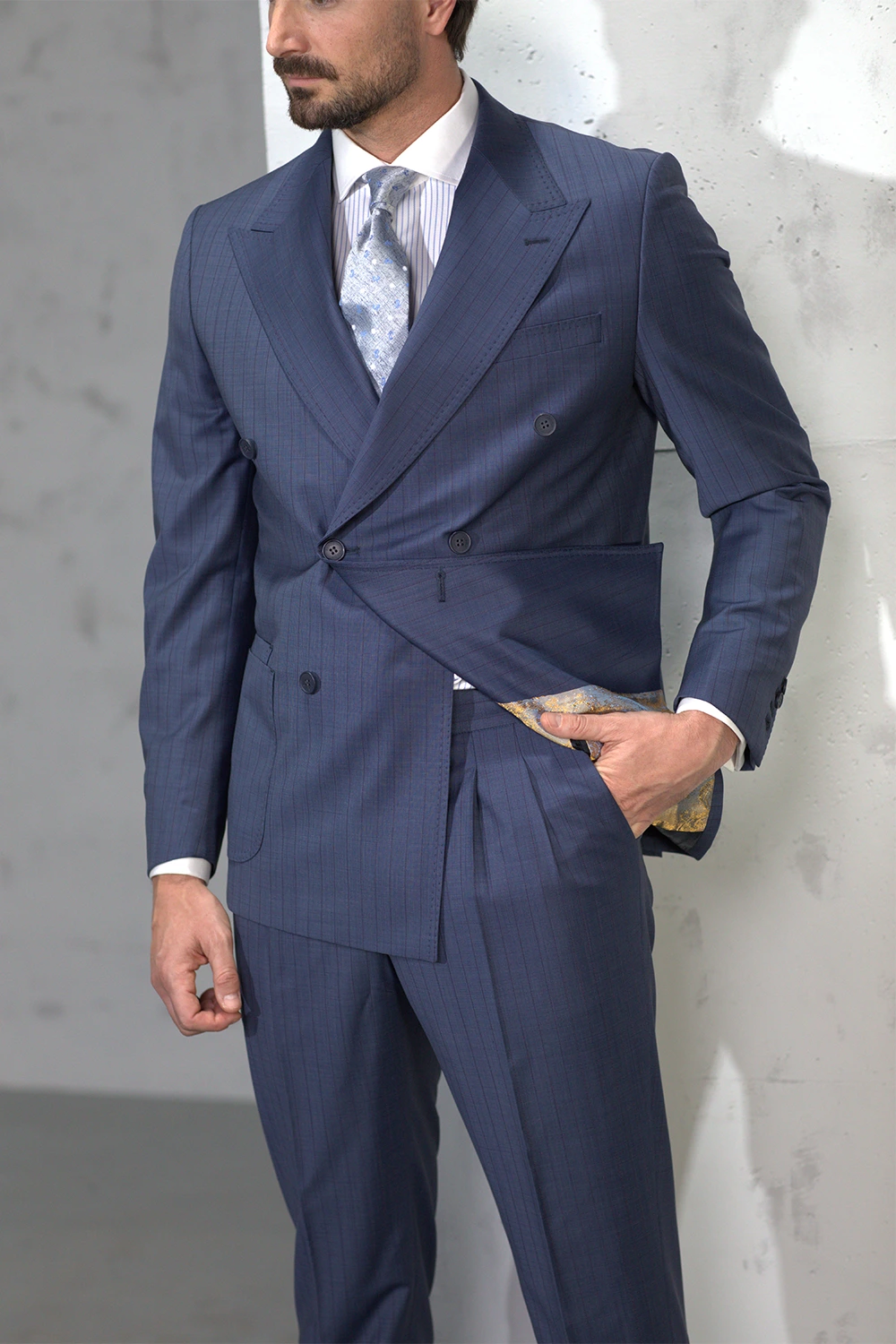 Navy blau gestreift Modern Fit Zweireiher Anzug