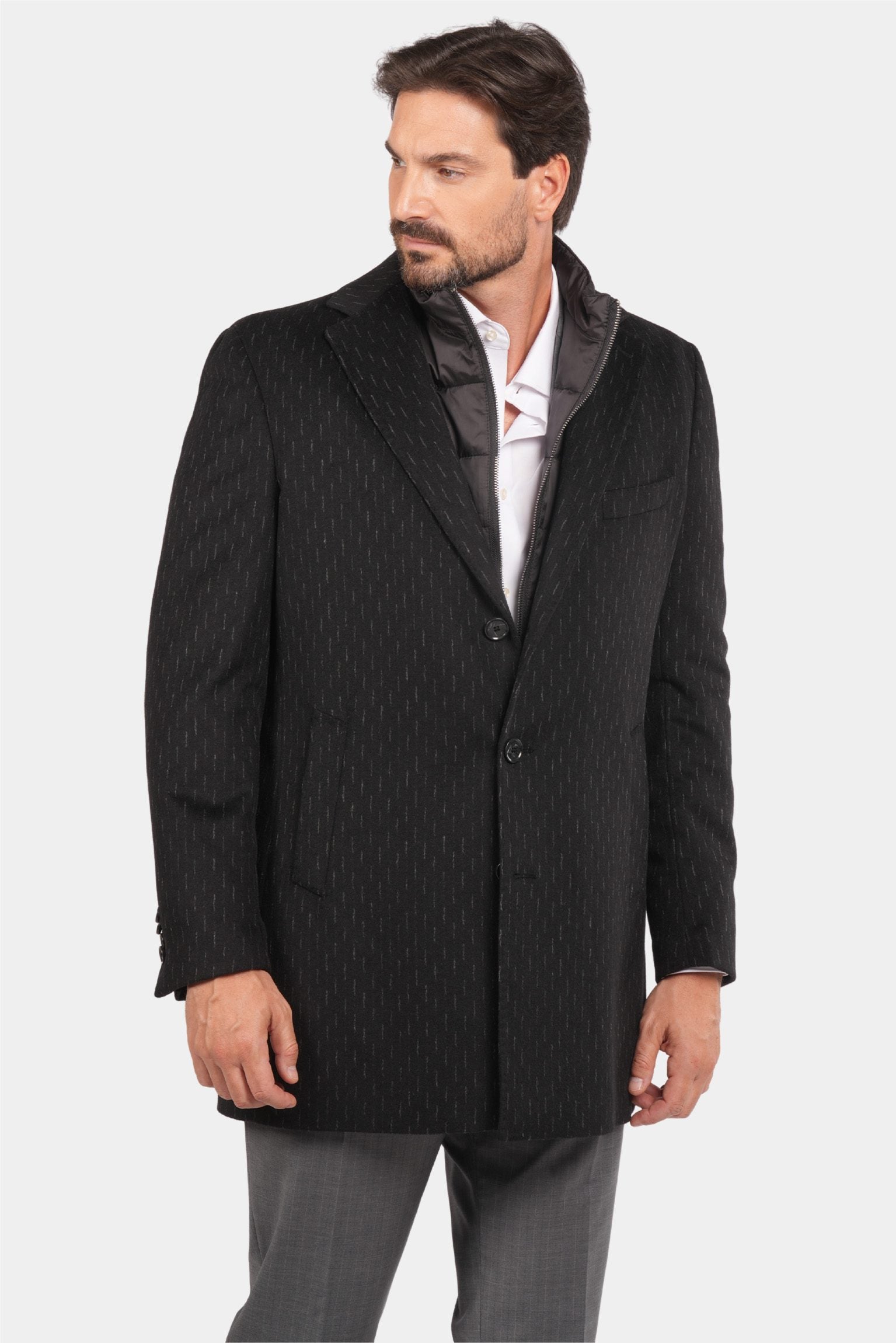 Schwarzer italienischer Wollmantel