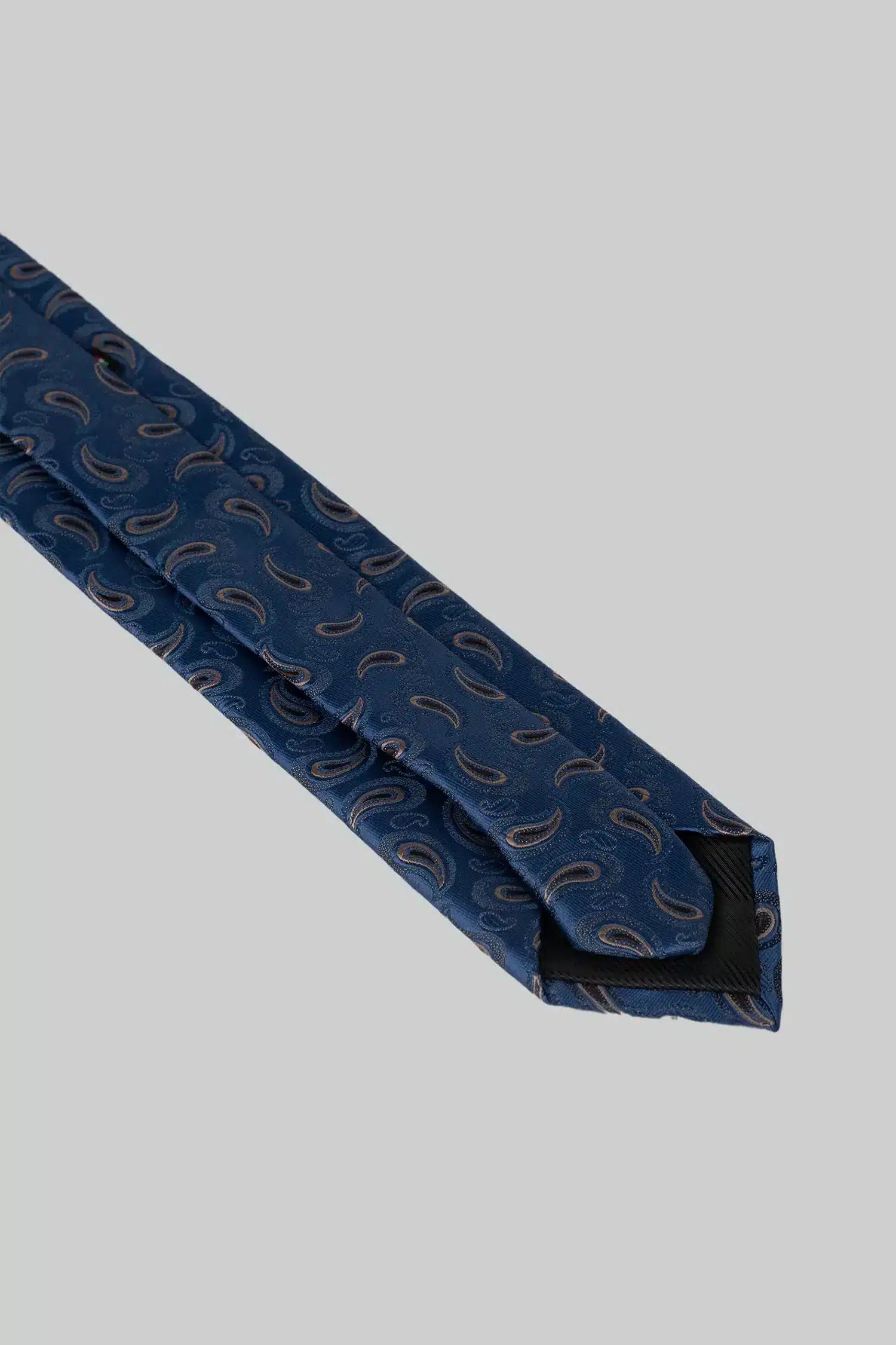 Blue tie and pocket square with paisley pattern made of microfiber