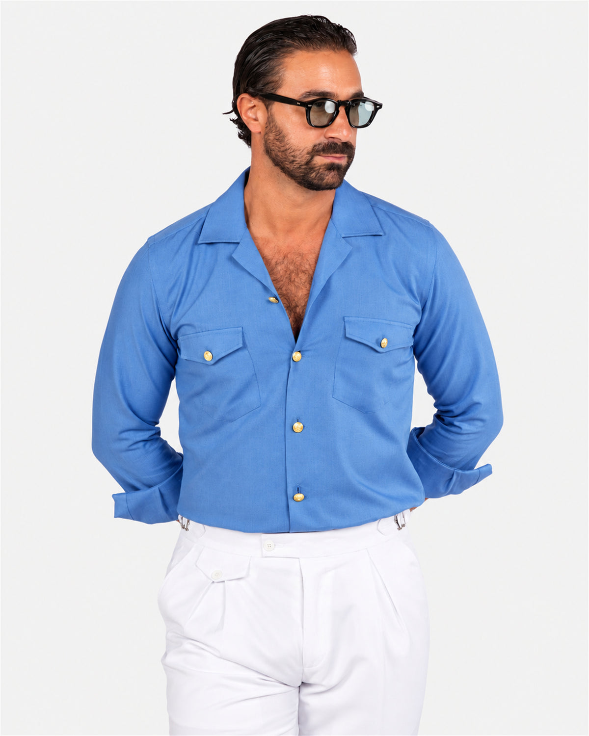 Blaues Safari-Hemd