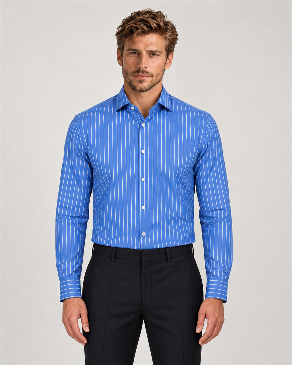Blaues Slim Fit Baumwollhemd mit weißen Streifen