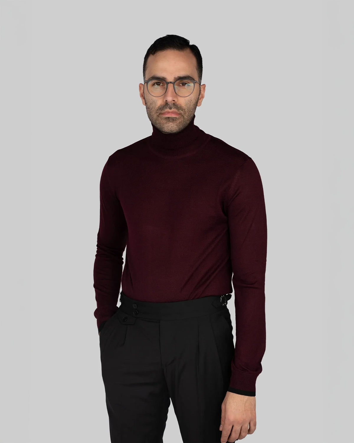 Bordeauxfarbener Regular-Fit-Rollkragenpullover aus Wollmischung