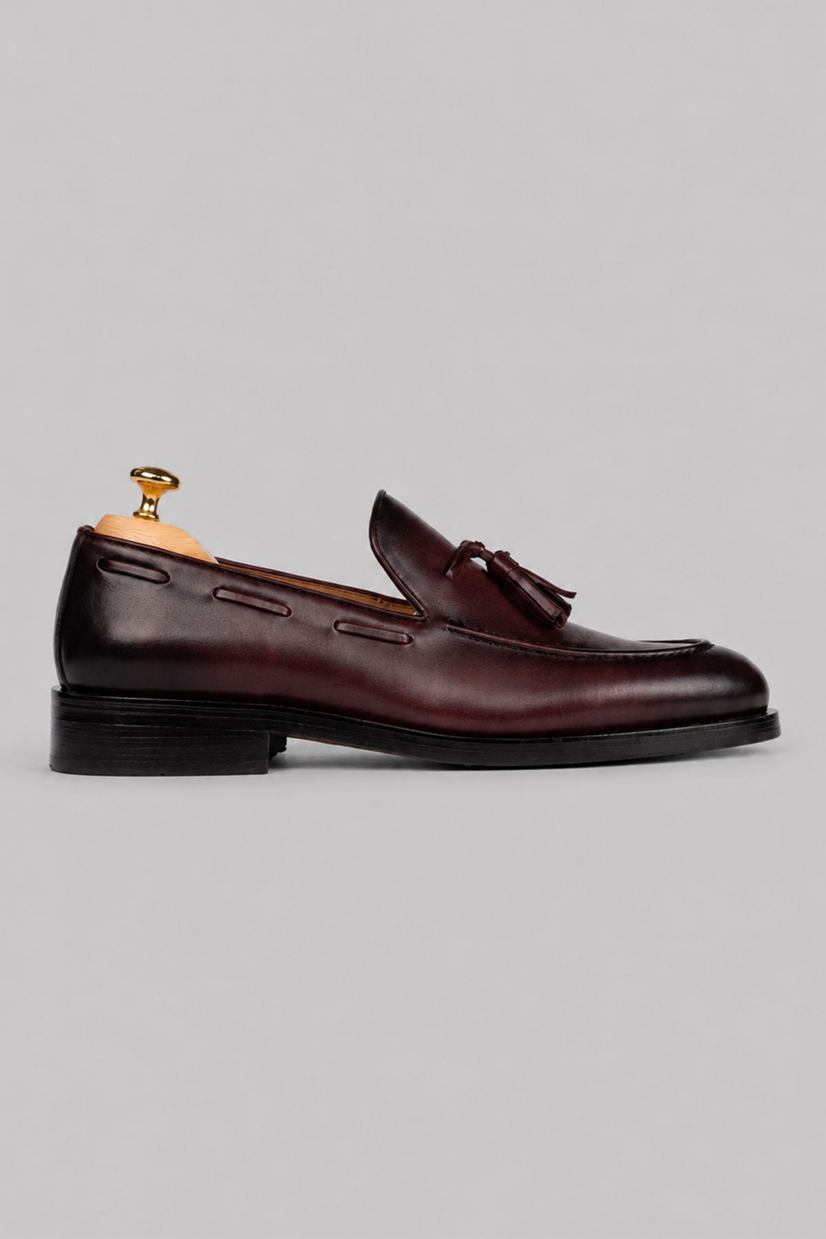 Bordeauxroter Tassel-Loafer aus Kalbsleder