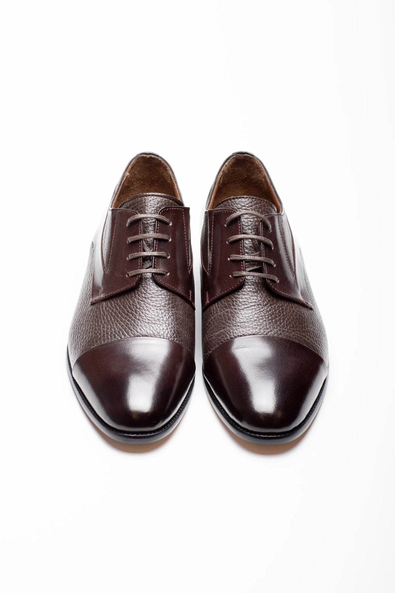 Braune klassische Schuhe