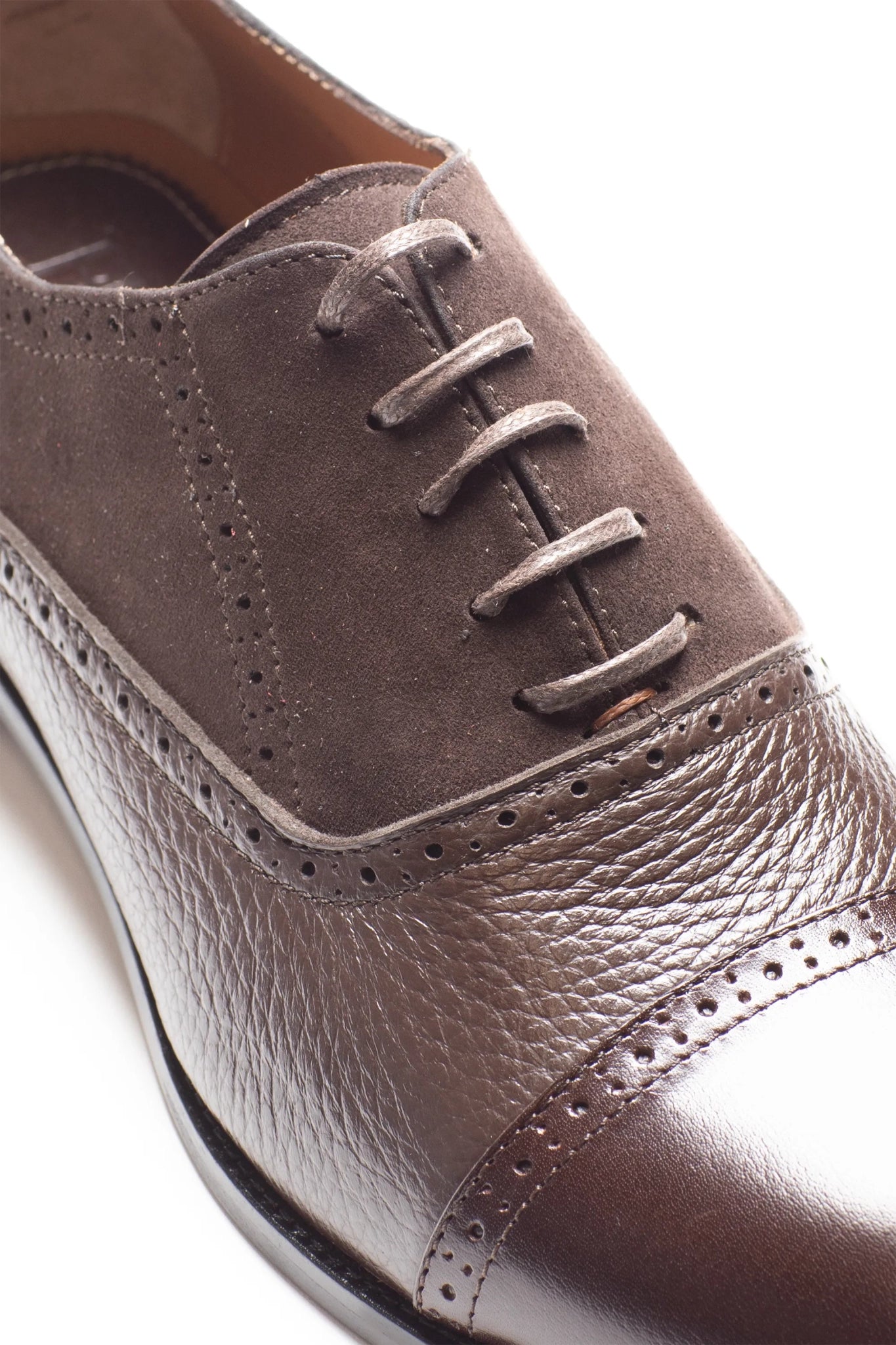 Braune klassische Schuhe