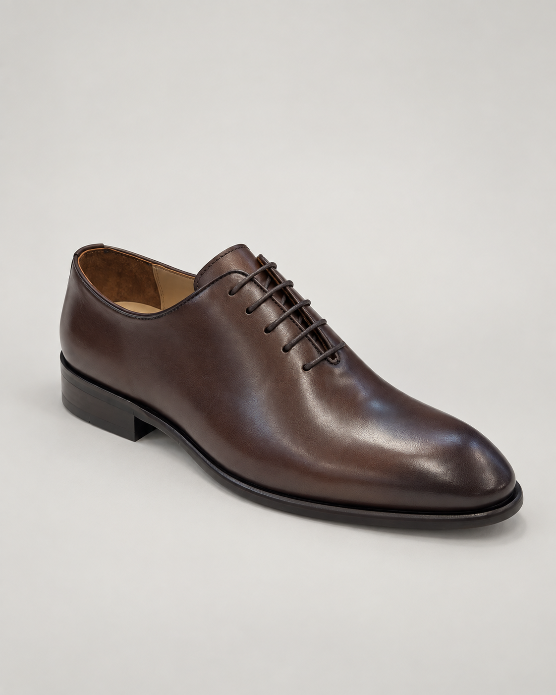 Braune Oxford-Schuhe aus Kalbsleder – Schrägansicht