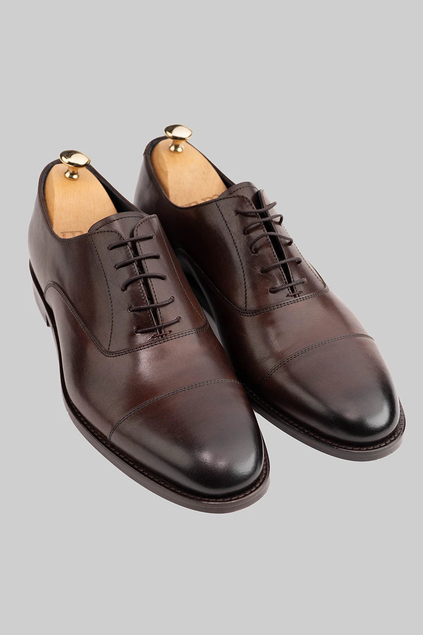 Brauner Oxford-Schuh aus Kalbsleder