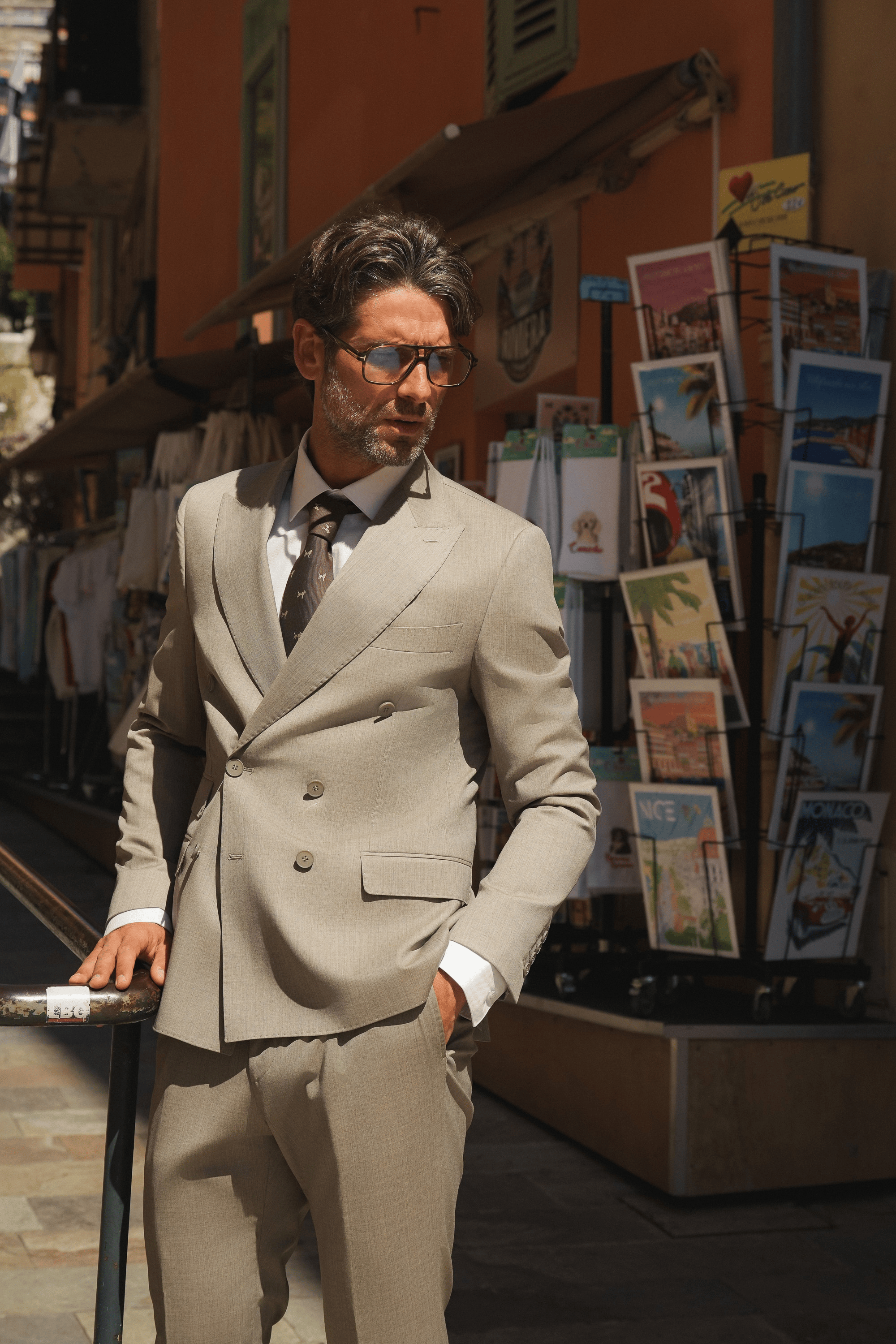 Beiger Slim-Fit Wollanzug mit Zweireiher
