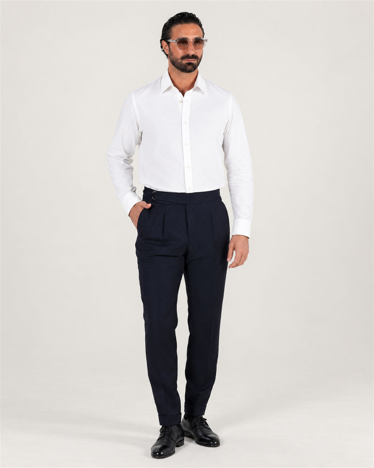 Dunkelblaue Hose aus italienischer Wolle Tailored Fit