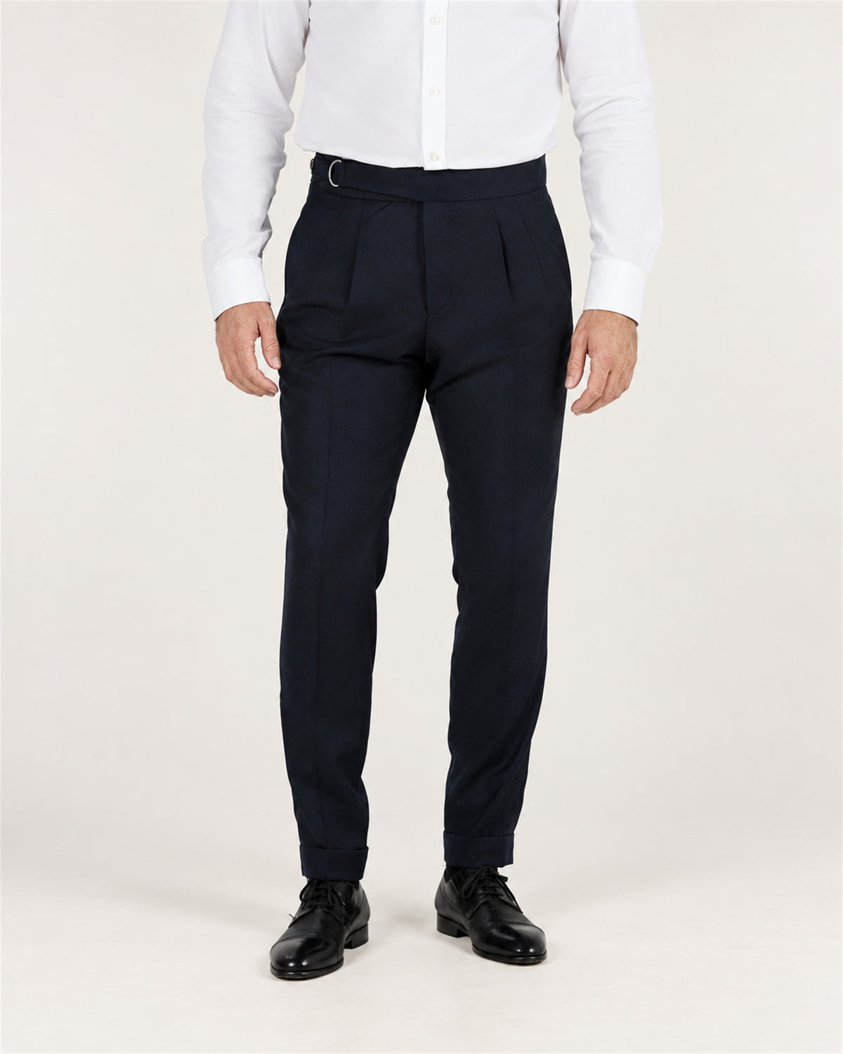 Dunkelblaue Hose aus italienischer Wolle Tailored Fit