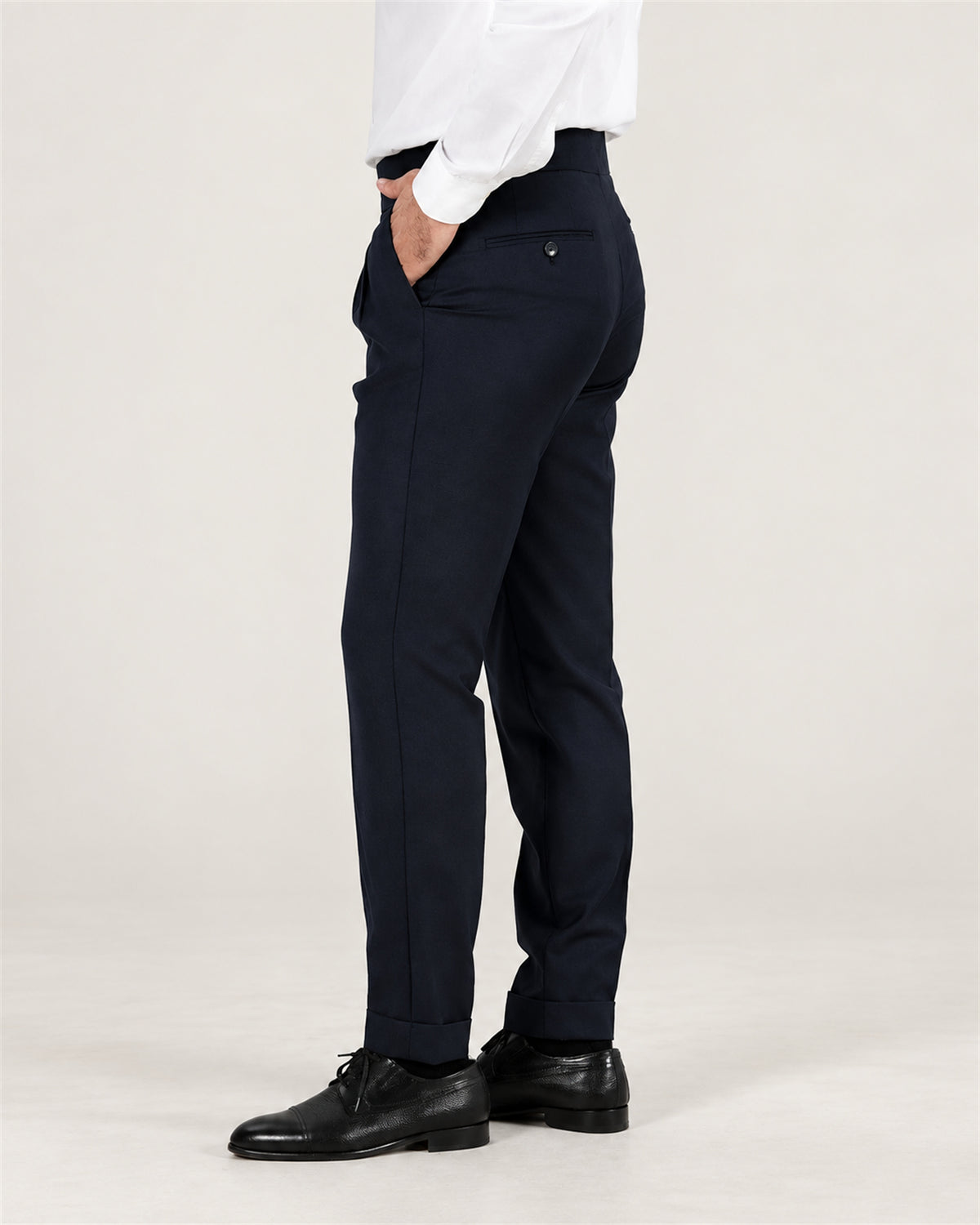 Dunkelblaue Hose aus italienischer Wolle Tailored Fit