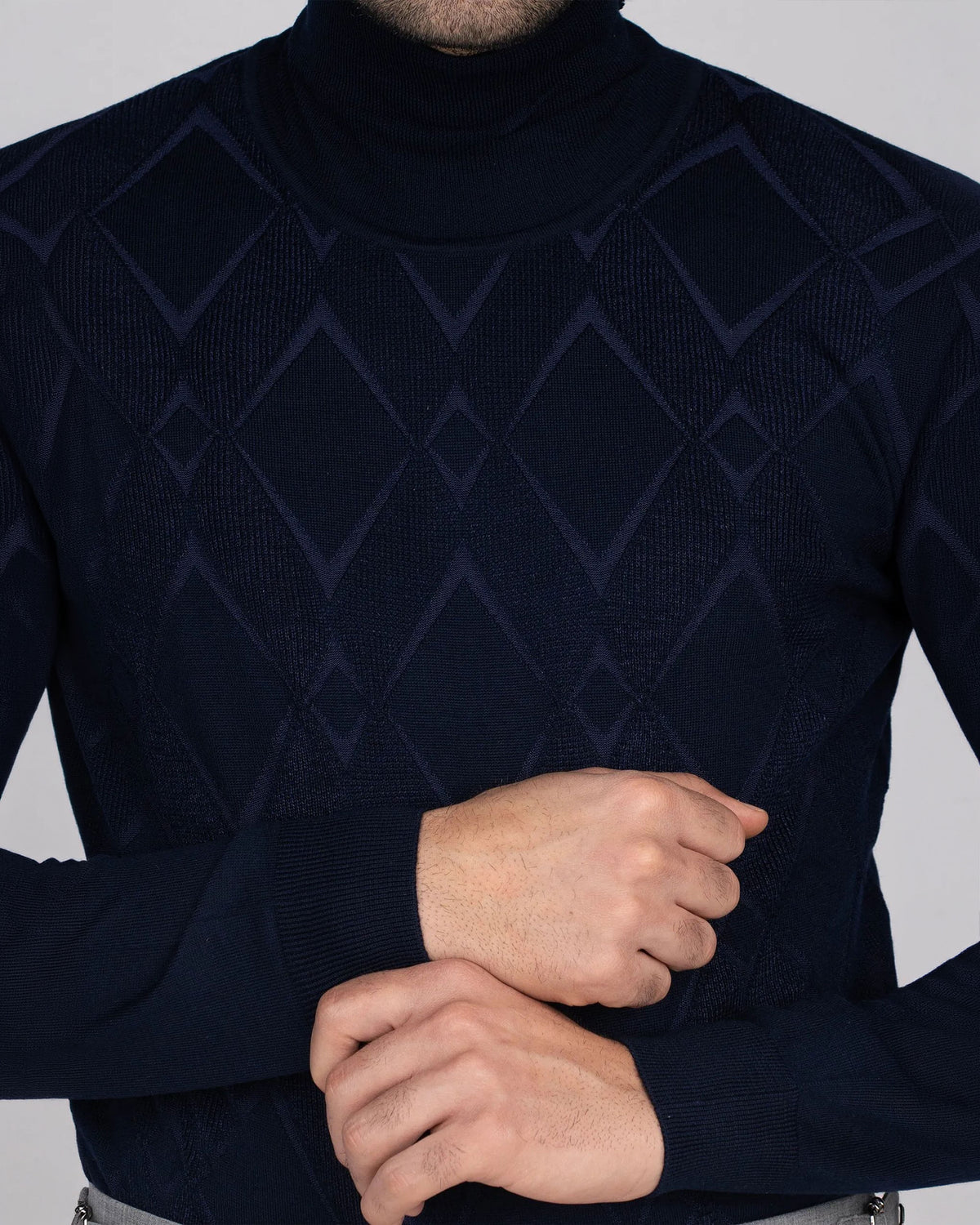 Dunkelblauer Rollkragenpullover aus Wollmischung