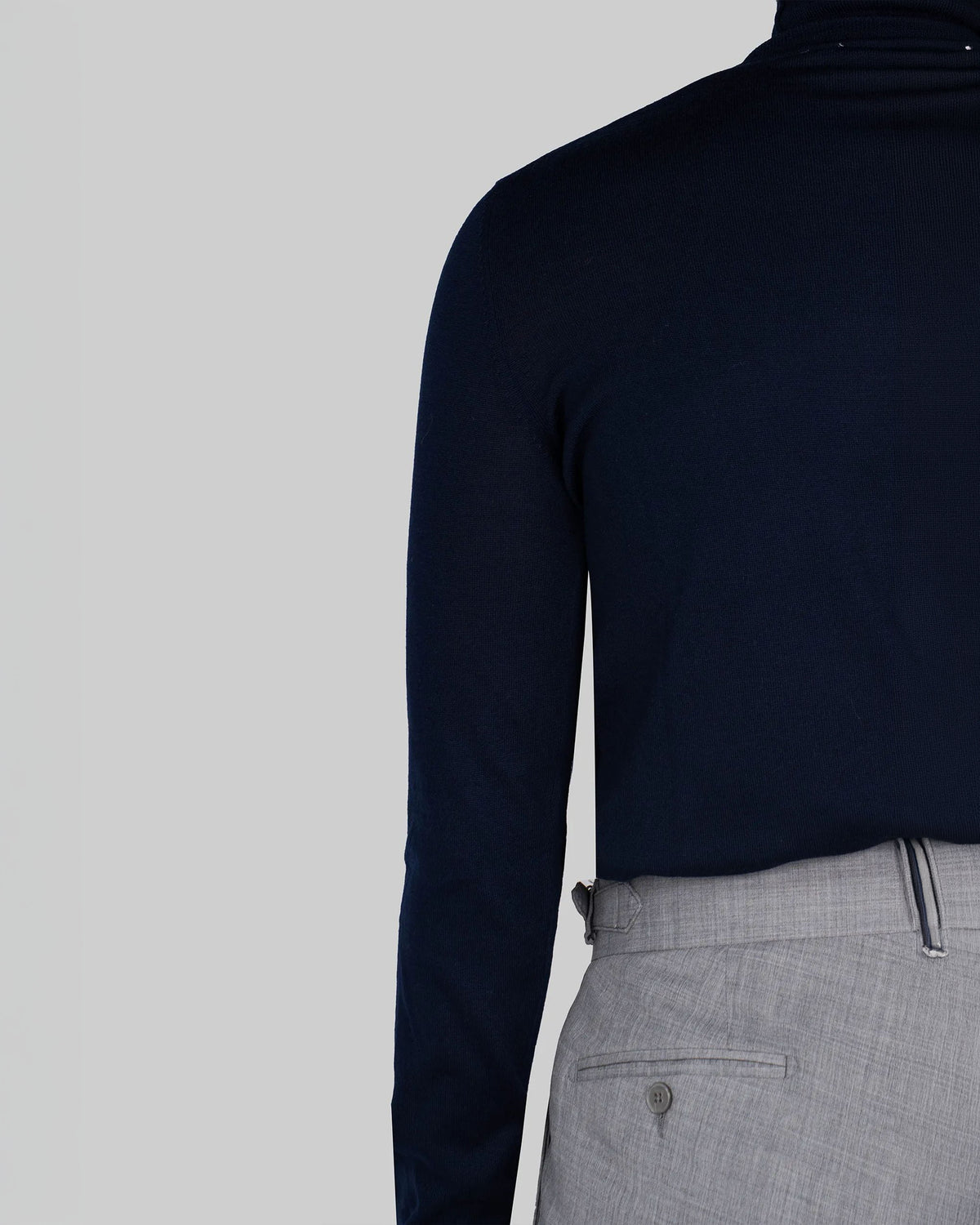 Dunkelblauer Rollkragenpullover aus Wollmischung
