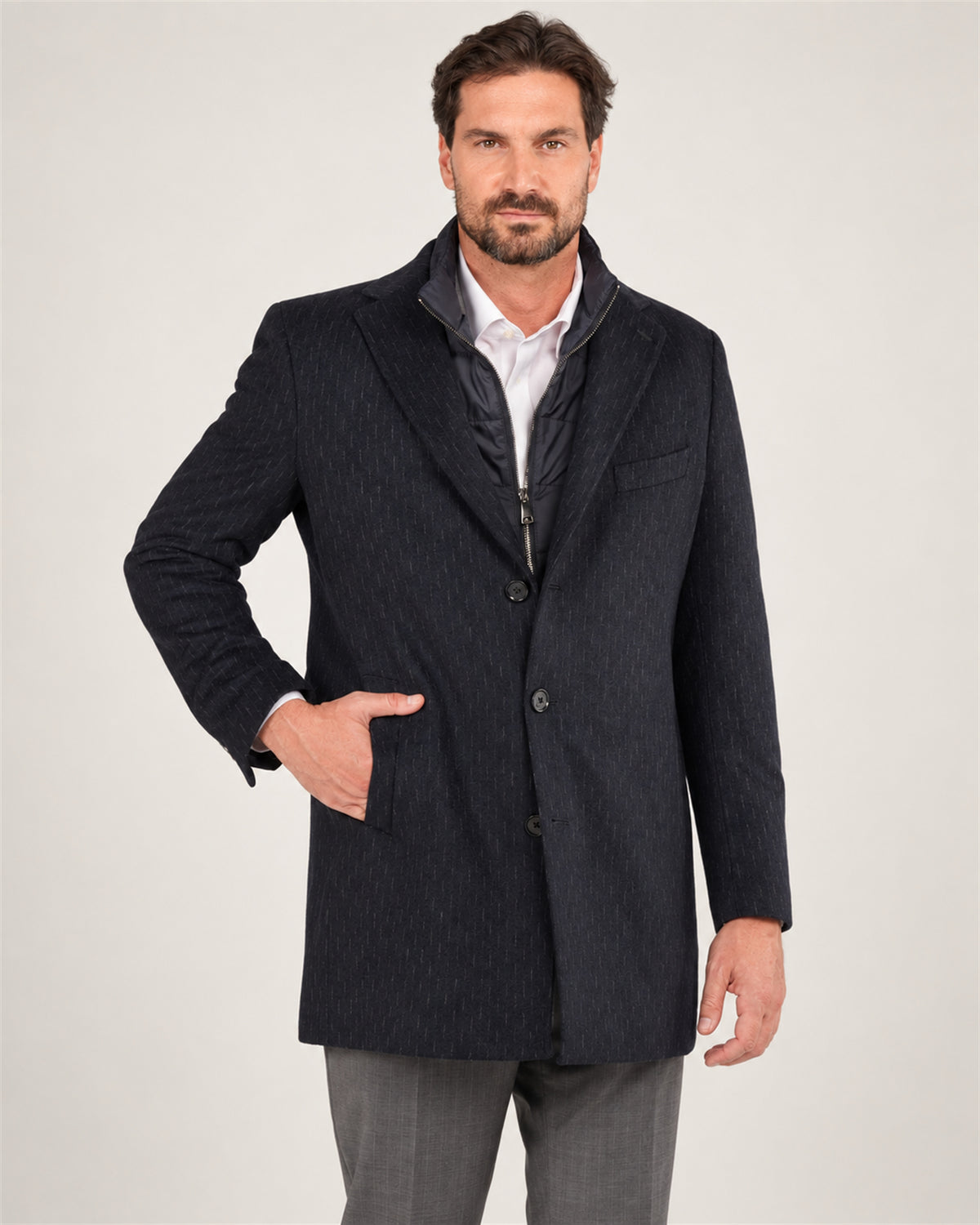 Dunkelblauer italienischer Wollmantel