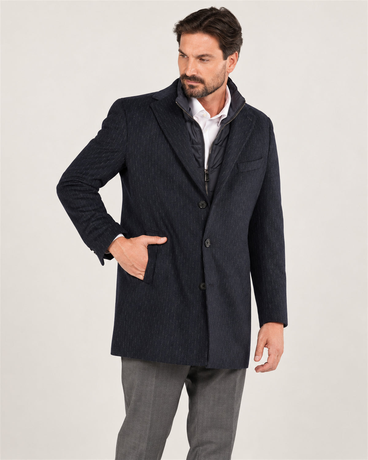 Dunkelblauer italienischer Wollmantel