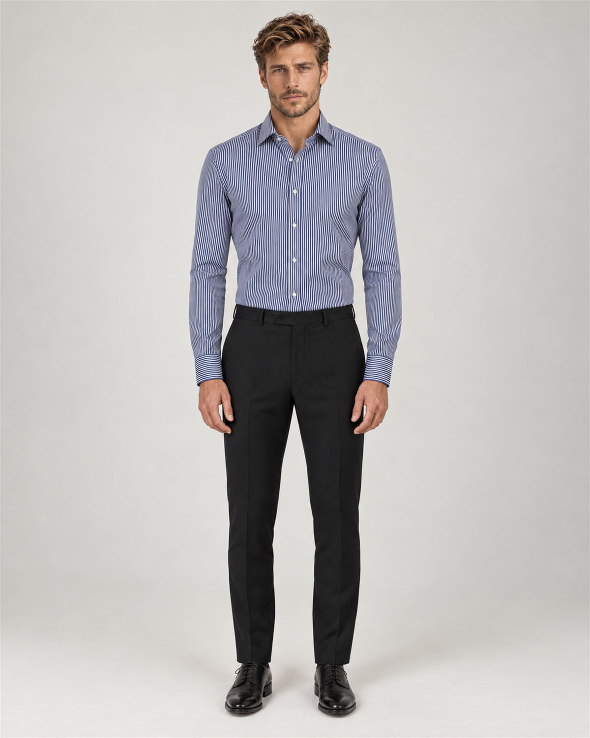 Dunkelblaues Slim Fit Baumwollhemd mit weißen Streifen