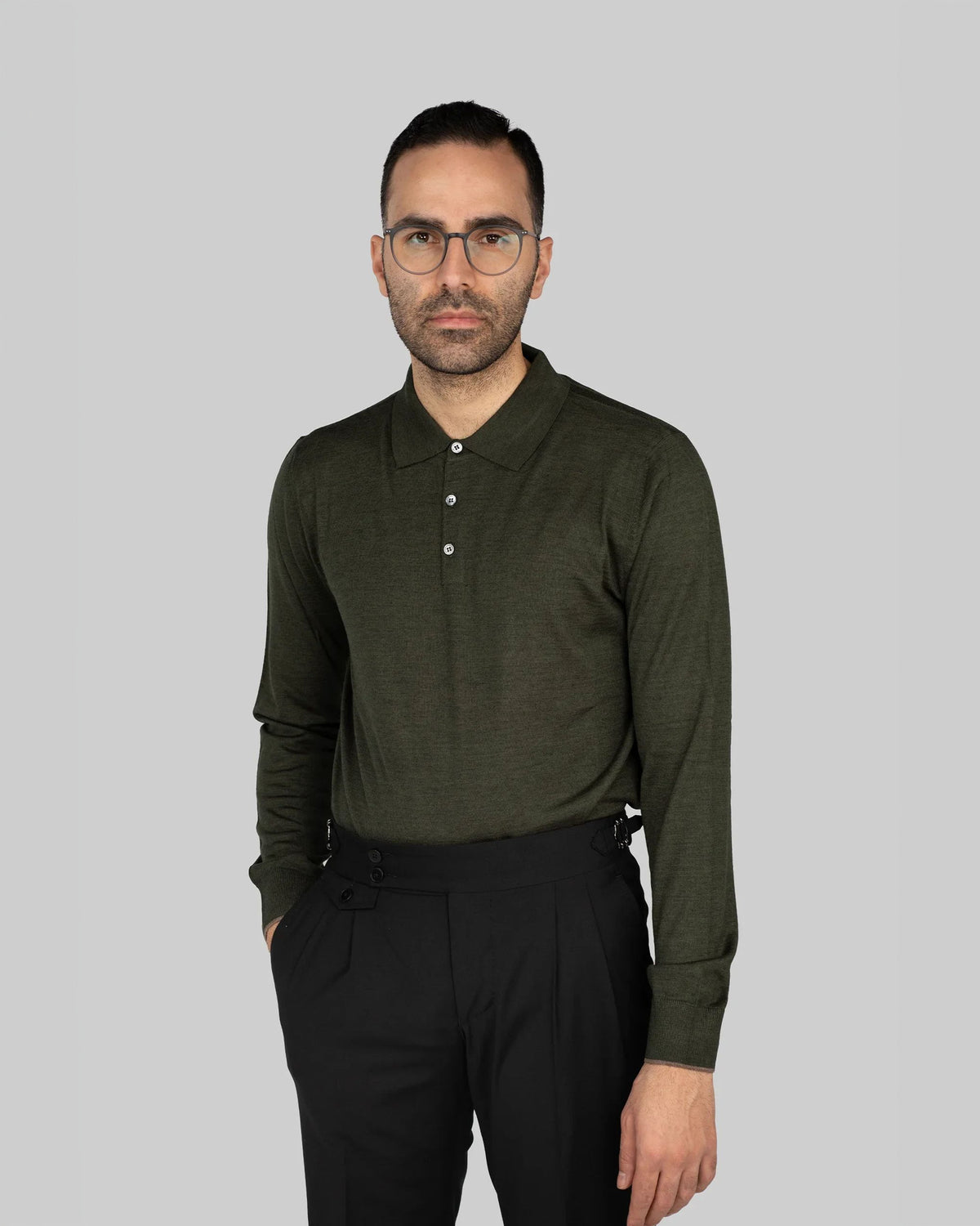 Dunkelgrüner italienischer Pullover aus Wollmischung