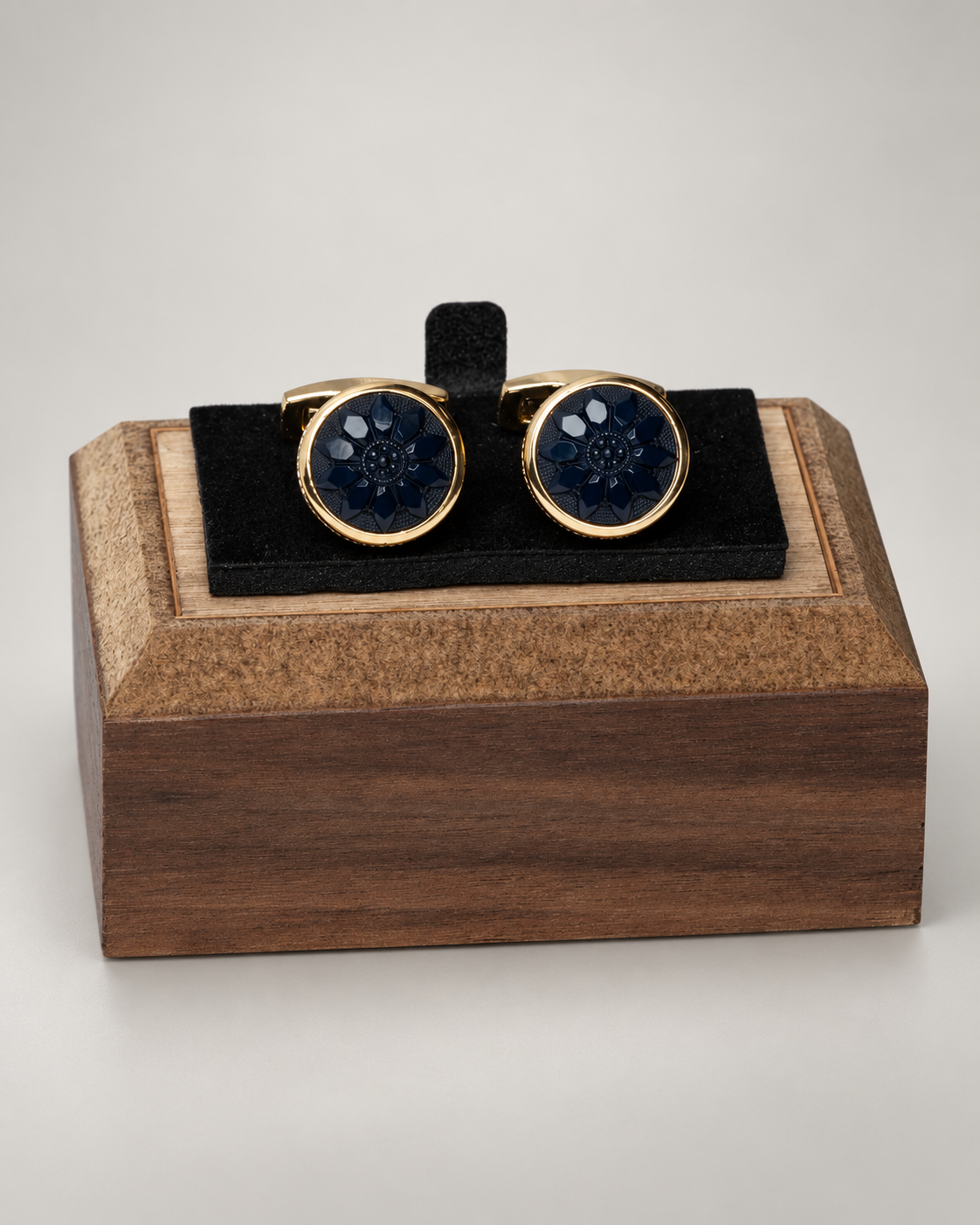 Golden cufflinks made of Italian metal, round design